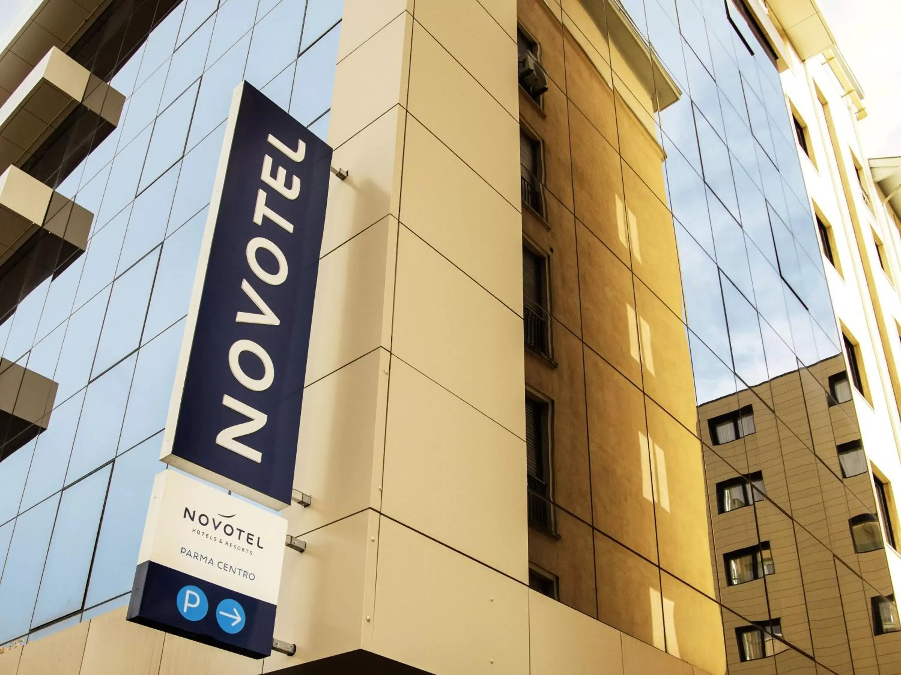 Facade/entrance in Novotel Parma Centro