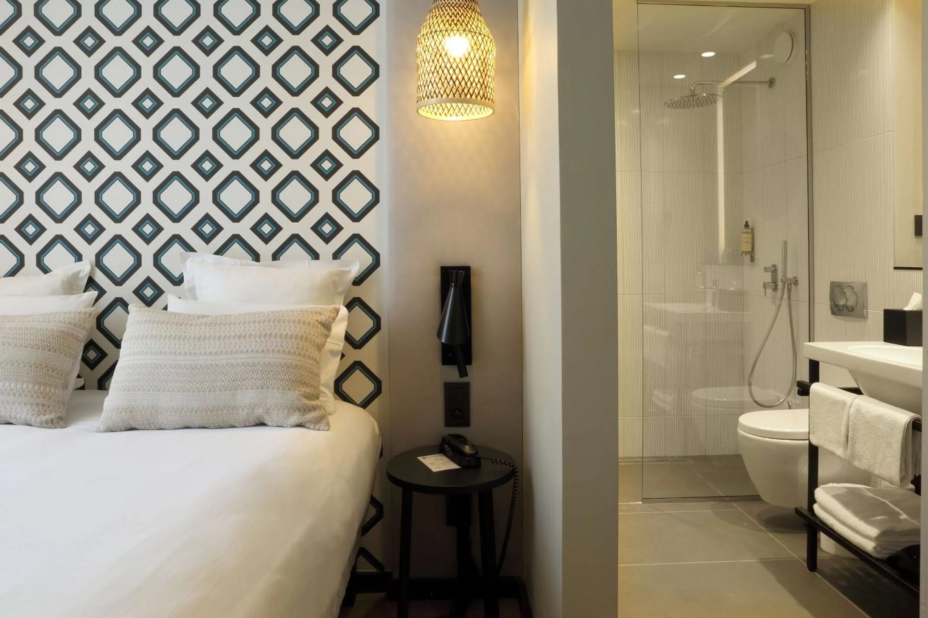 Photo of the whole room, Bed in Best Western Plus Hôtel La Joliette