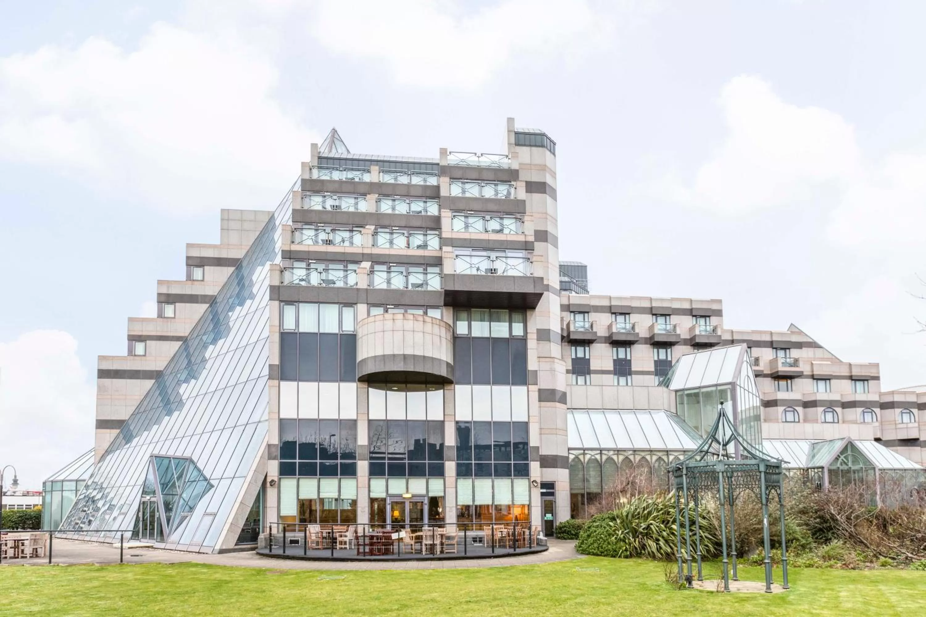 Facade/entrance in Leonardo Royal Southampton Grand Harbour