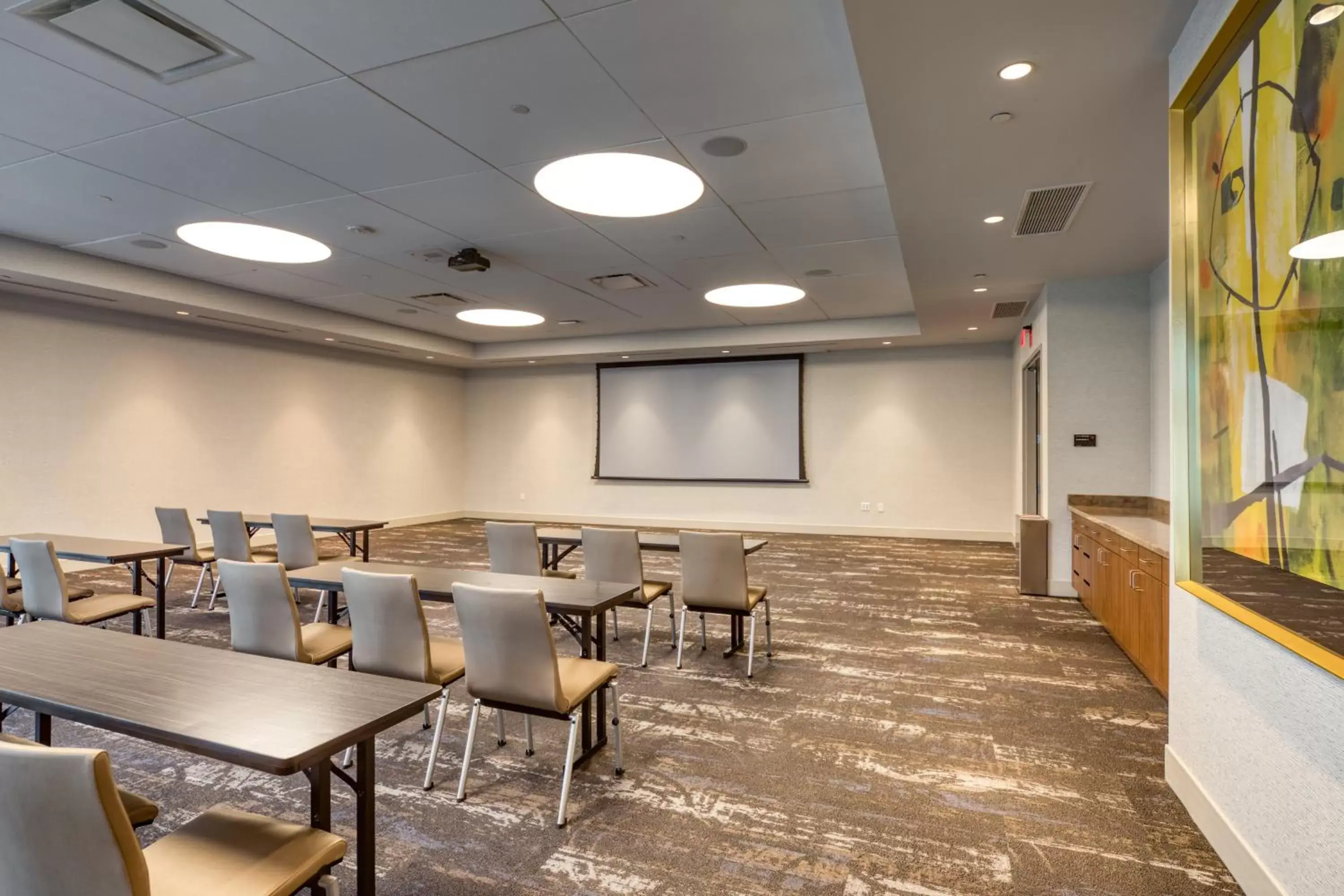 Meeting/conference room in Holiday Inn Express & Suites - Charlotte - South End, an IHG Hotel