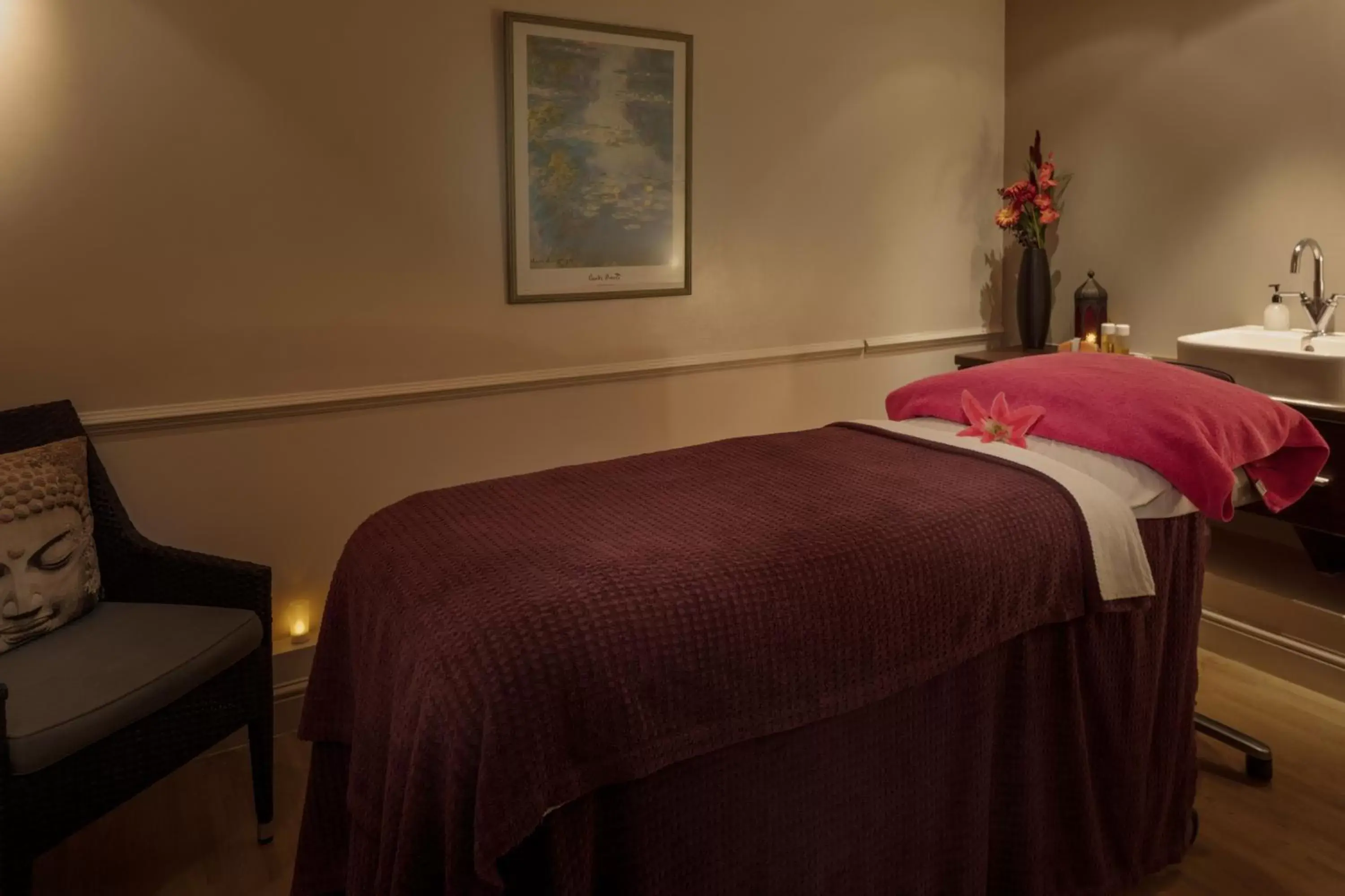 Spa and wellness centre/facilities, Bed in Dunston Hall Hotel, Spa & Golf Resort