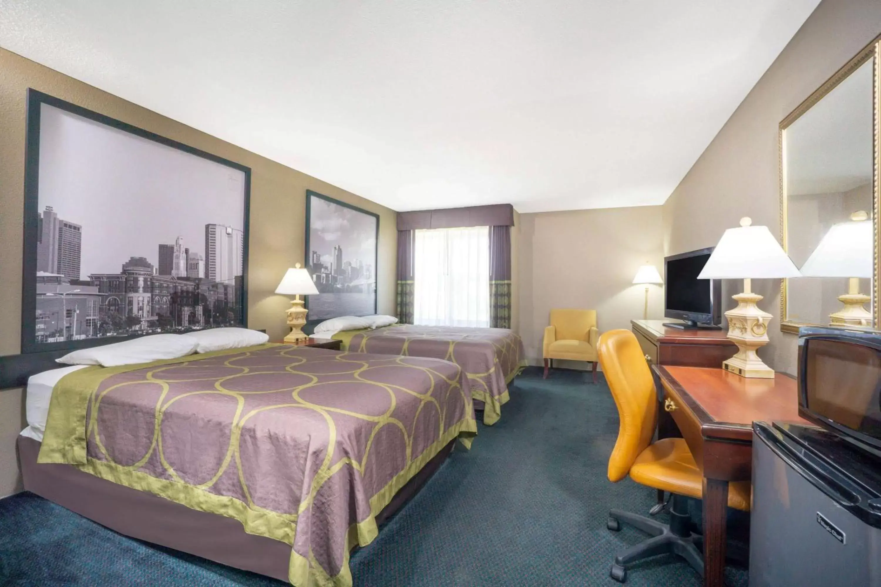 Photo of the whole room, Bed in Super 8 by Wyndham Harrison OH