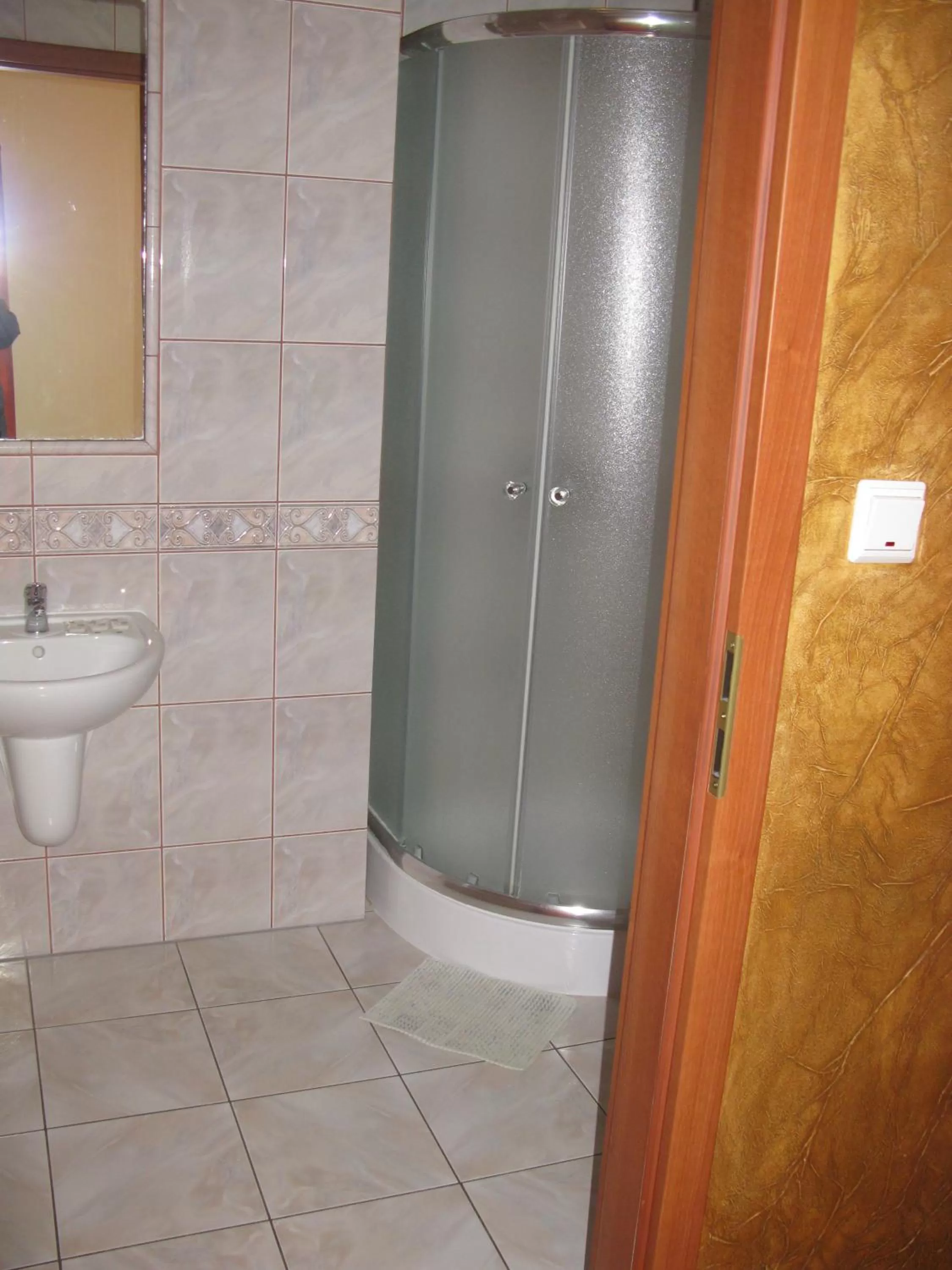 Shower in Motel Górno