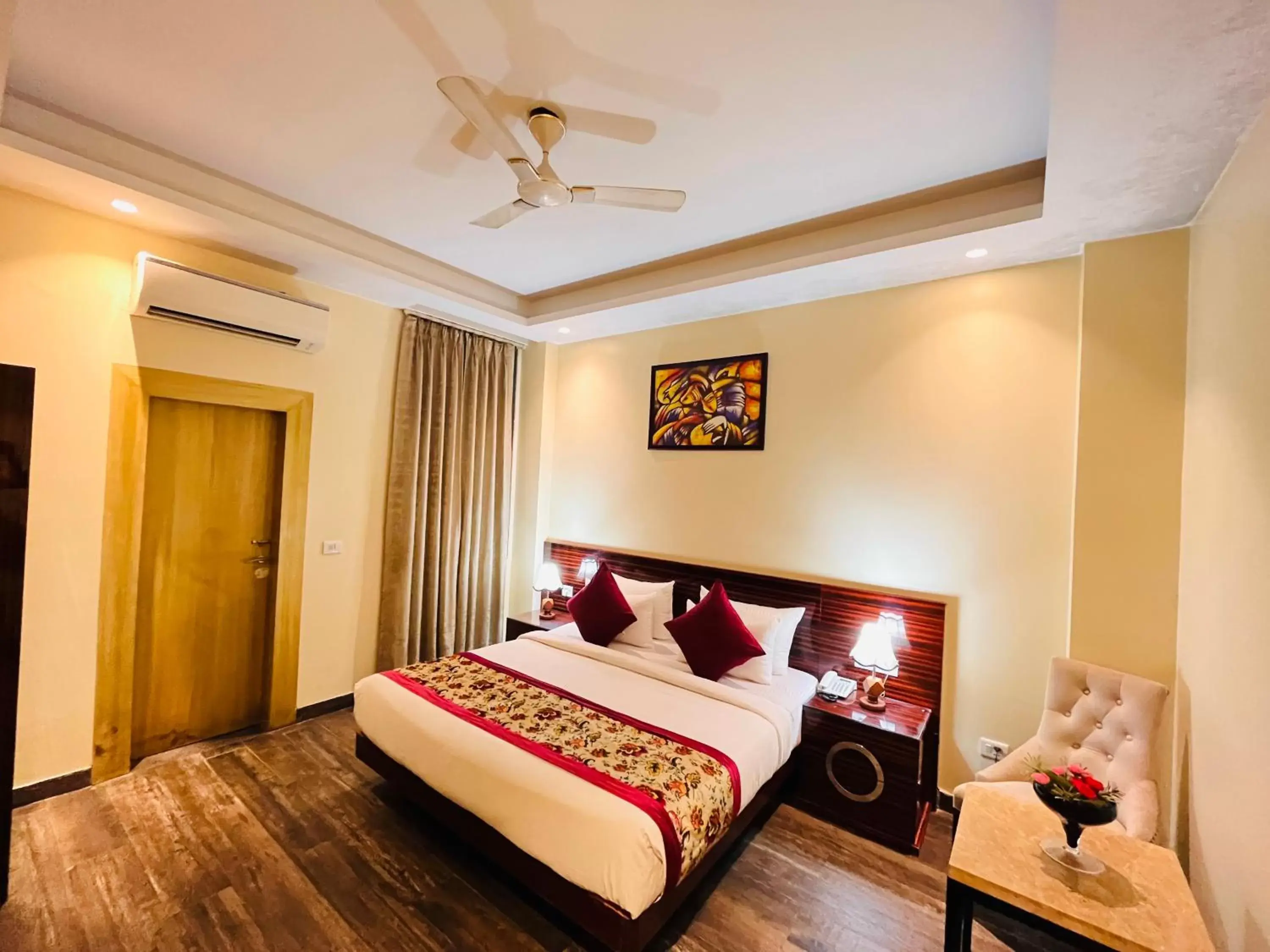 Bed in Hotel Banz - Near Delhi International Airport
