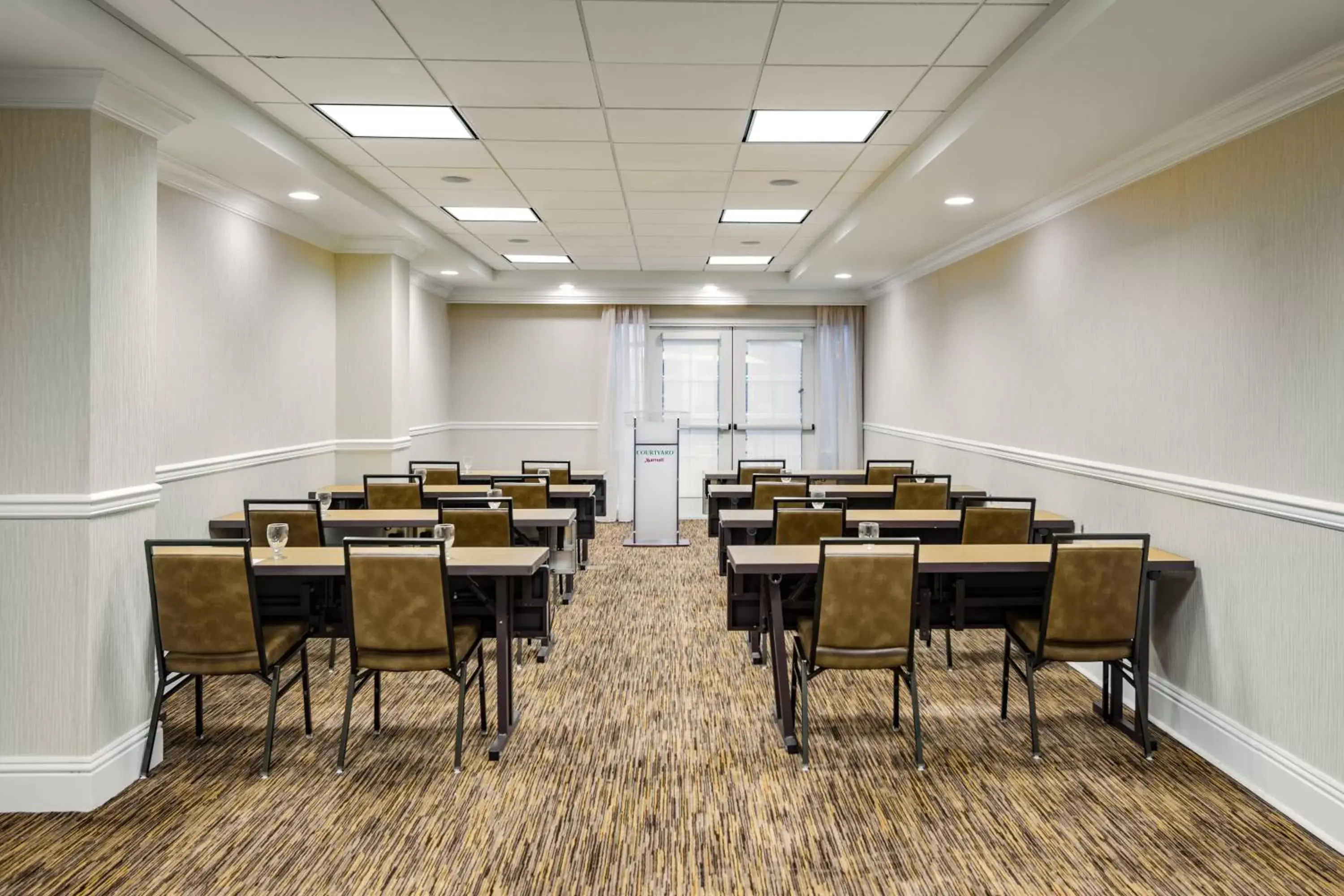 Meeting/conference room in Courtyard by Marriott Charleston Historic District