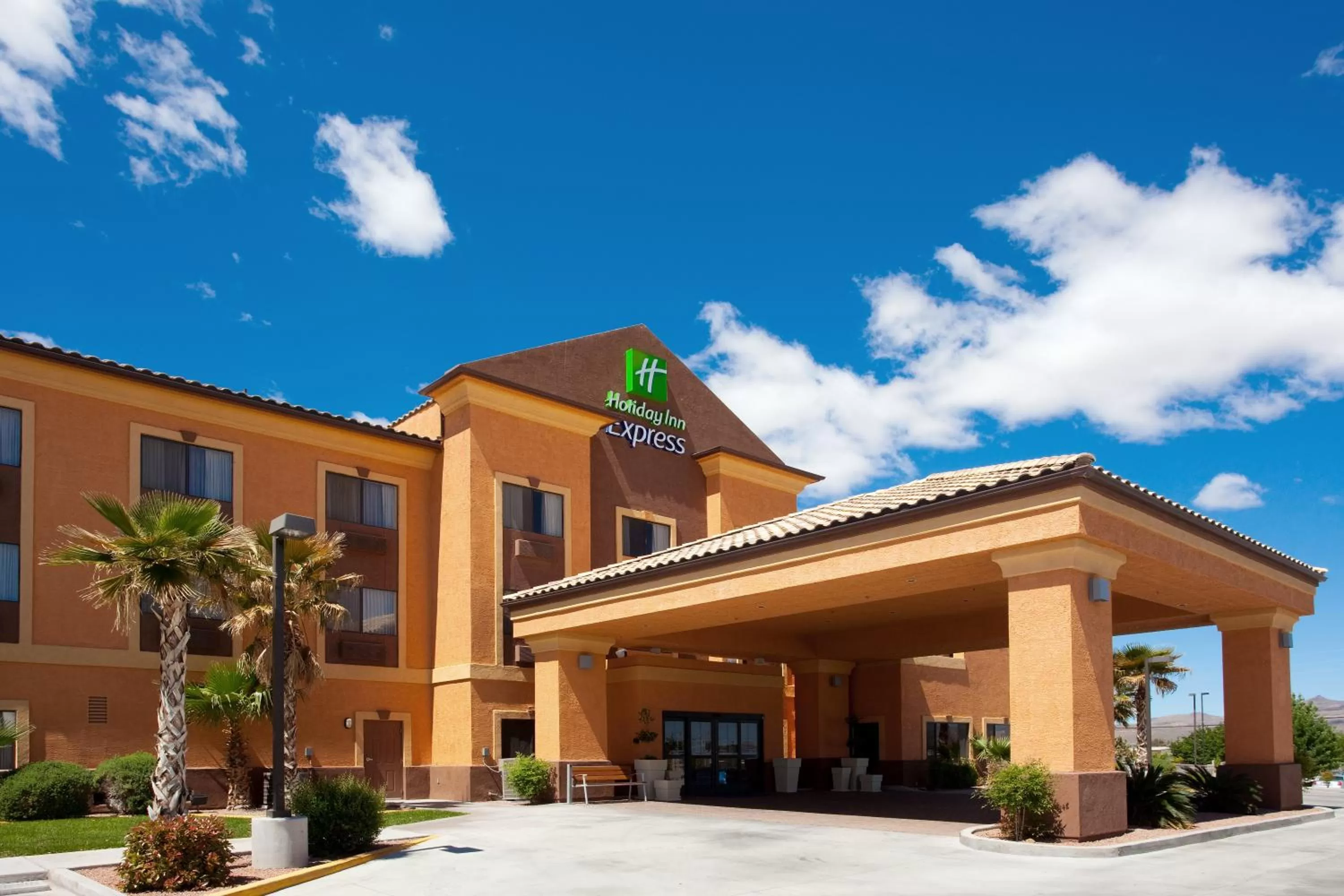 Property building in Holiday Inn Express Kingman by IHG