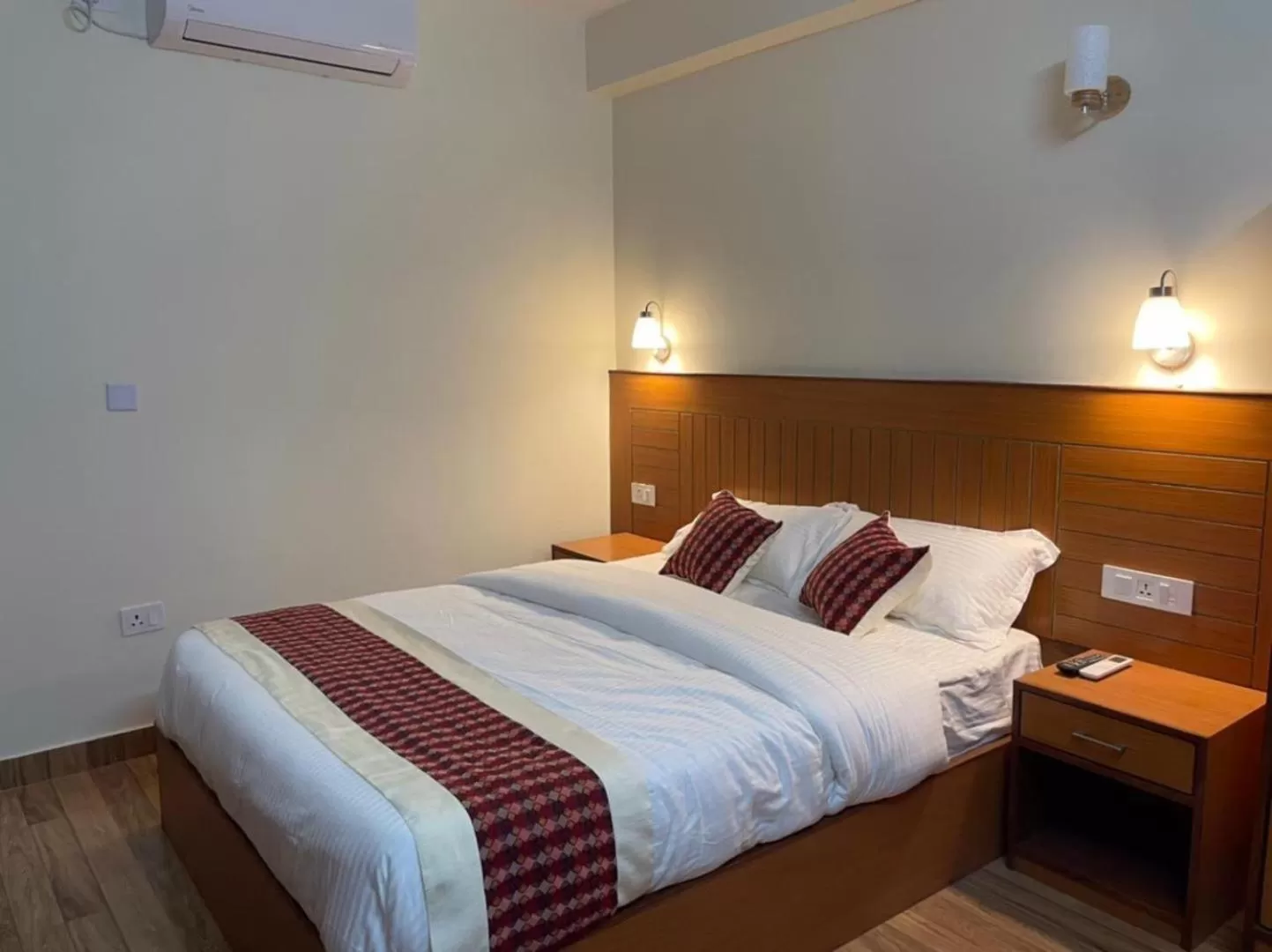 Bedroom, Bed in Madhuban Hotel