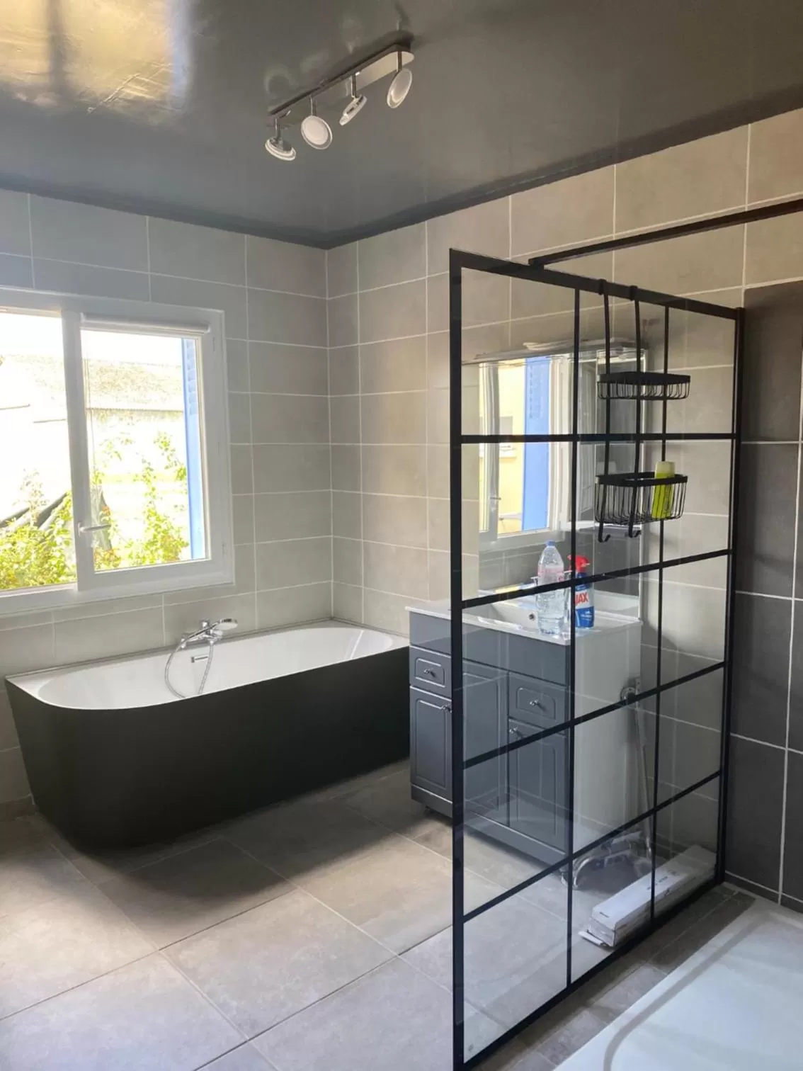 Bathroom in Avenue de la Gare