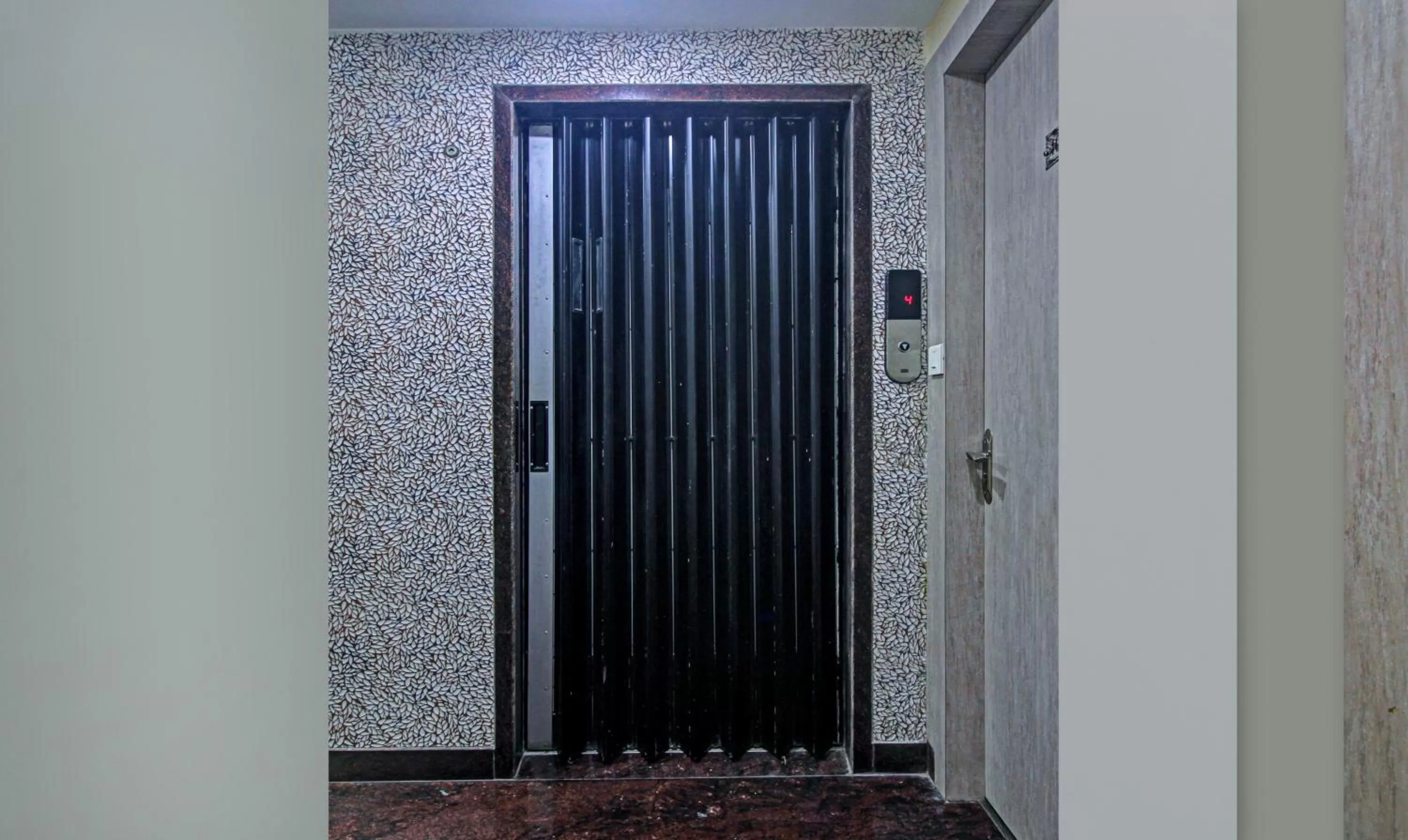 elevator in Itsy Hotels Reotel Near Rabindra Sarobar