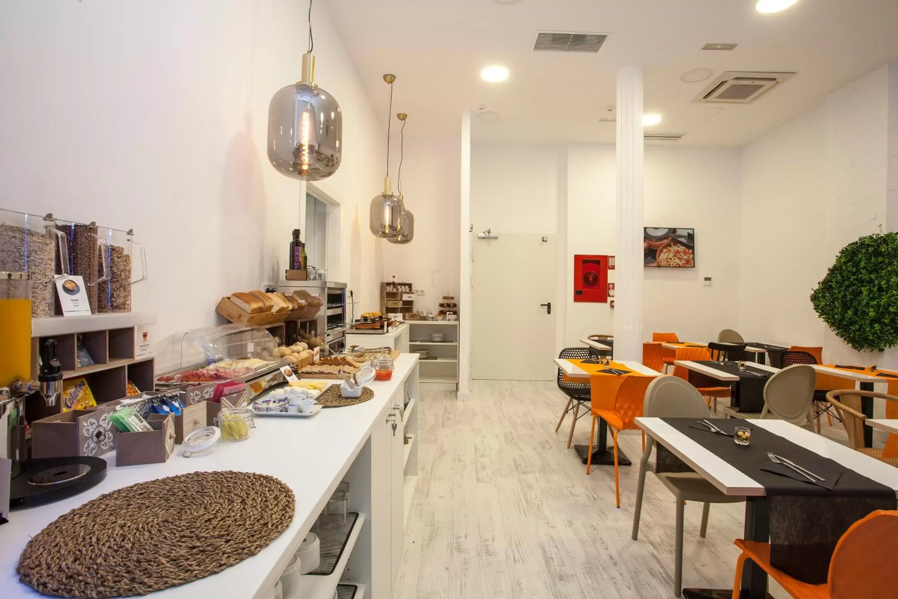 Buffet breakfast, Restaurant/Places to Eat in Casual Socarrat Valencia - Adults Only