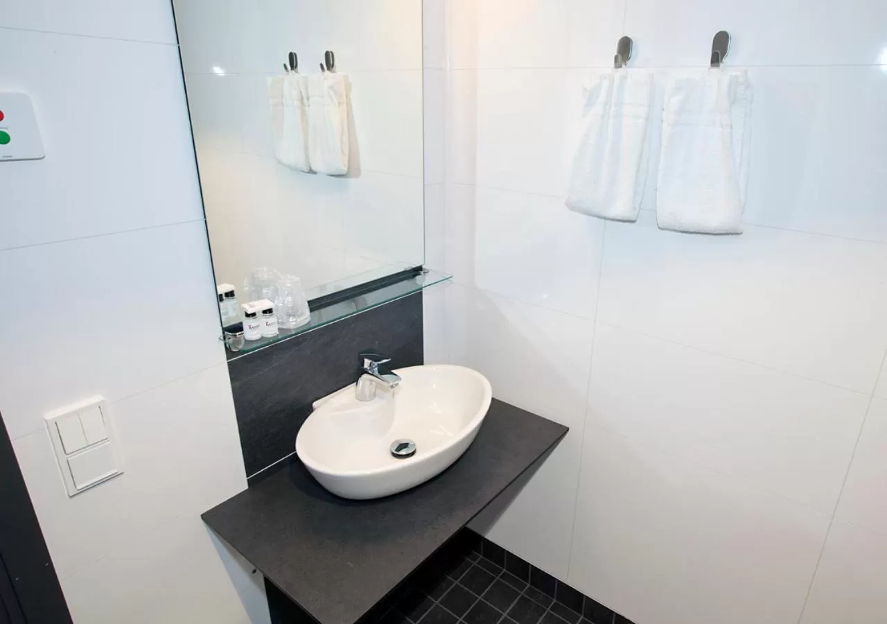 Bathroom in Rasta Grums