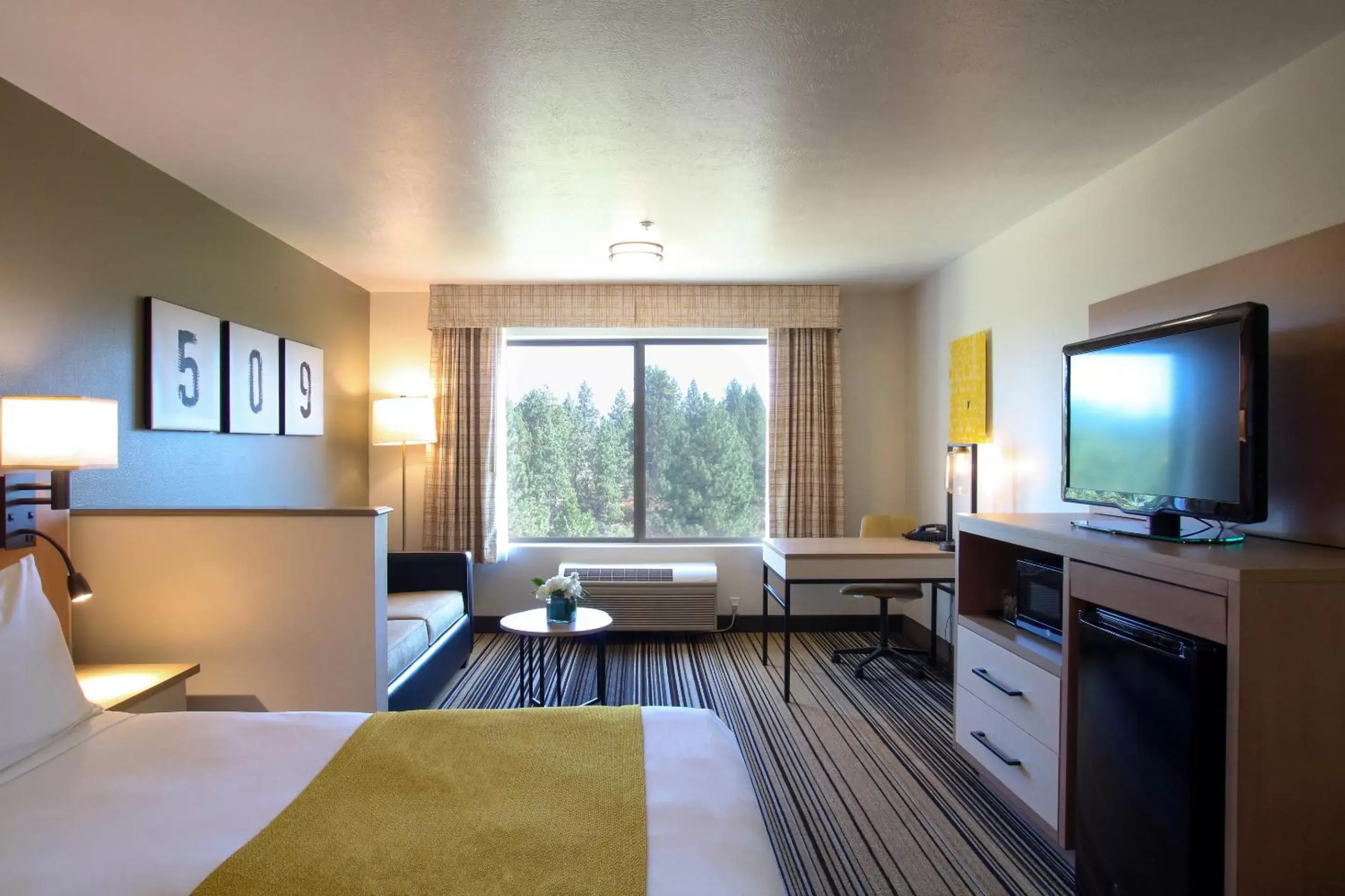 TV and multimedia, TV/Entertainment Center in Oxford Suites Spokane Valley