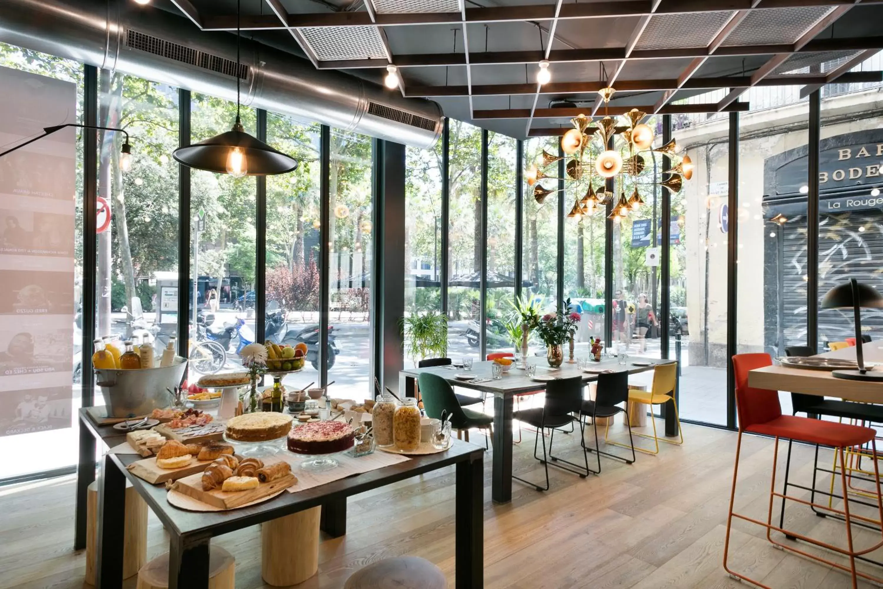 Breakfast, Restaurant/Places to Eat in Niu Barcelona Hotel