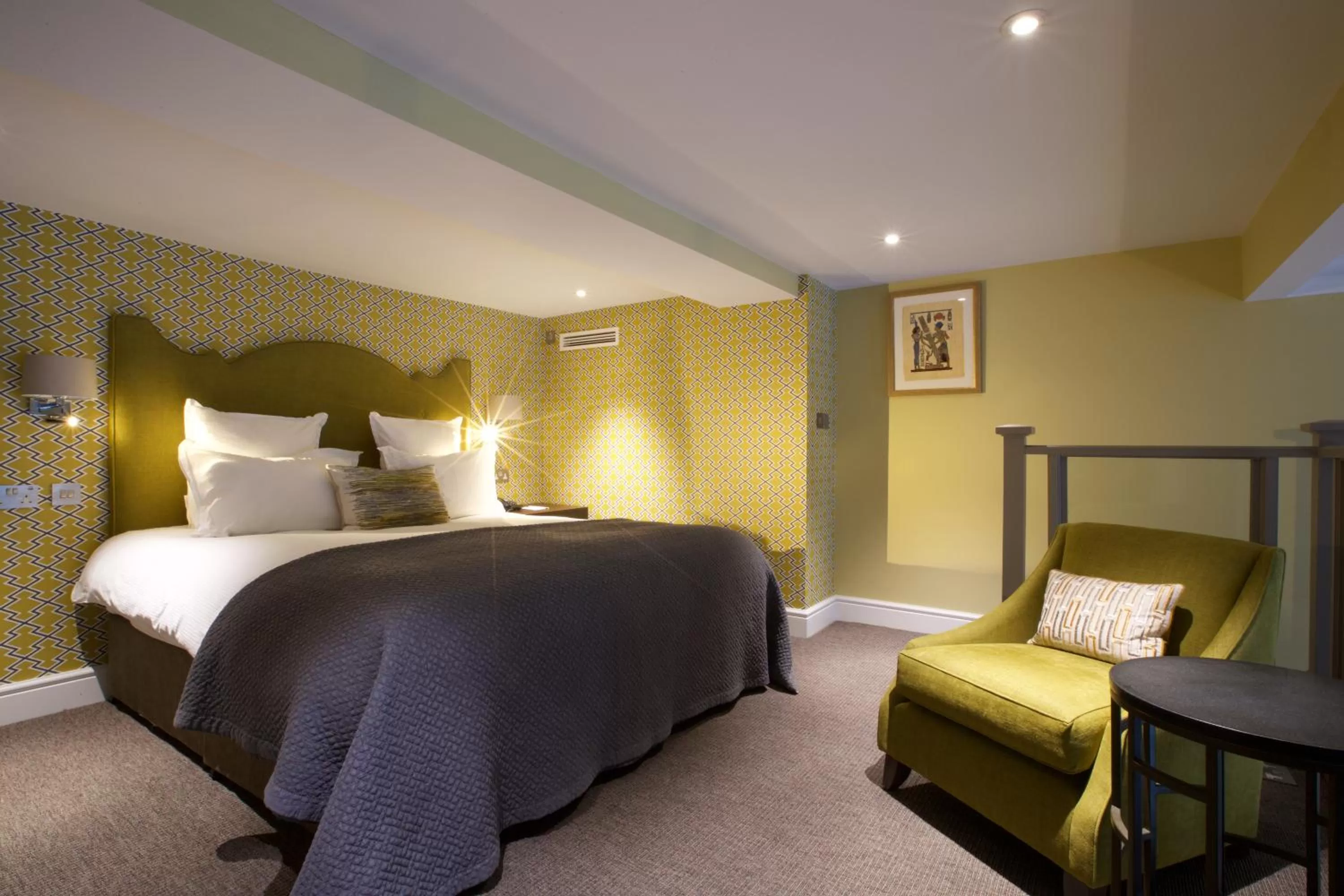 Bed in 54 Queen's Gate Hotel