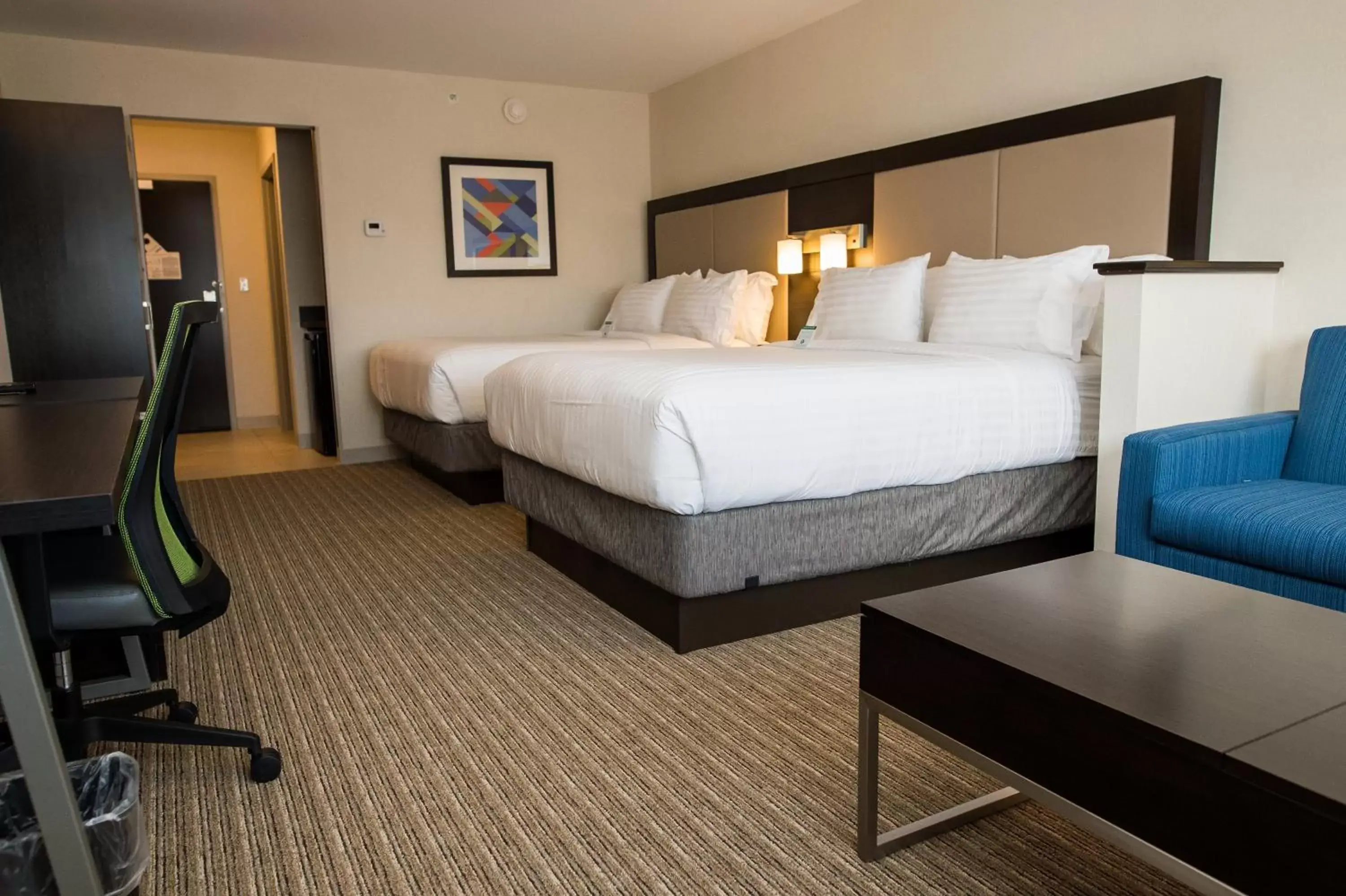 Photo of the whole room, Bed in Holiday Inn Express & Suites - Marietta, an IHG Hotel