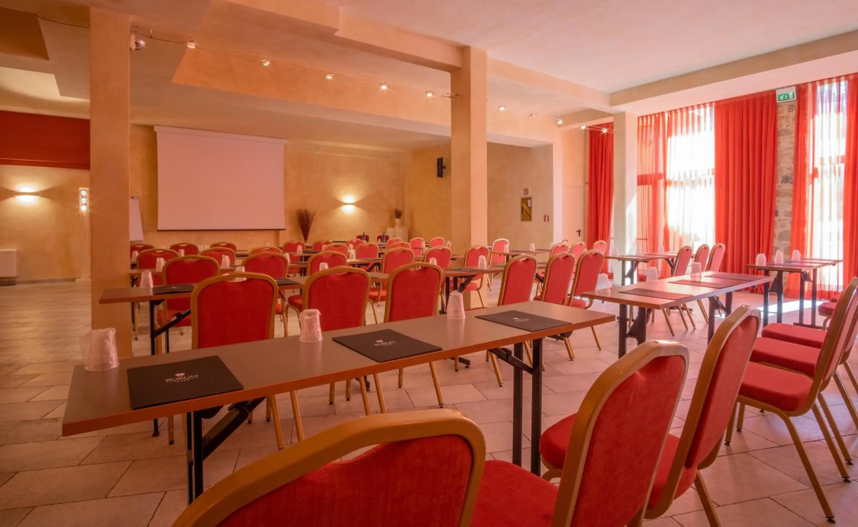 Meeting/conference room, Restaurant/Places to Eat in Hotel Borgo Di Cortefreda