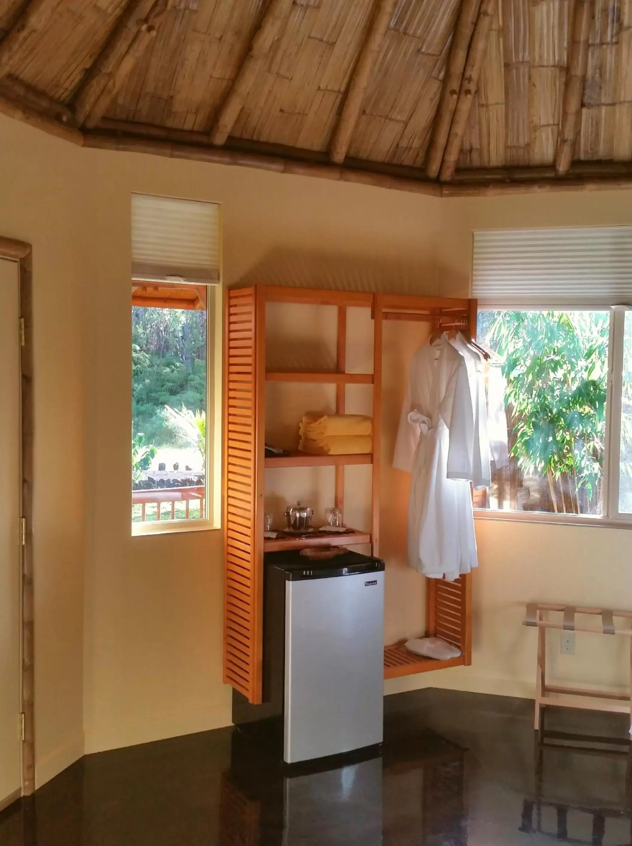 Photo of the whole room, Kitchen/Kitchenette in Volcano Eco Retreat by Heart Core Hotels - Adults Only