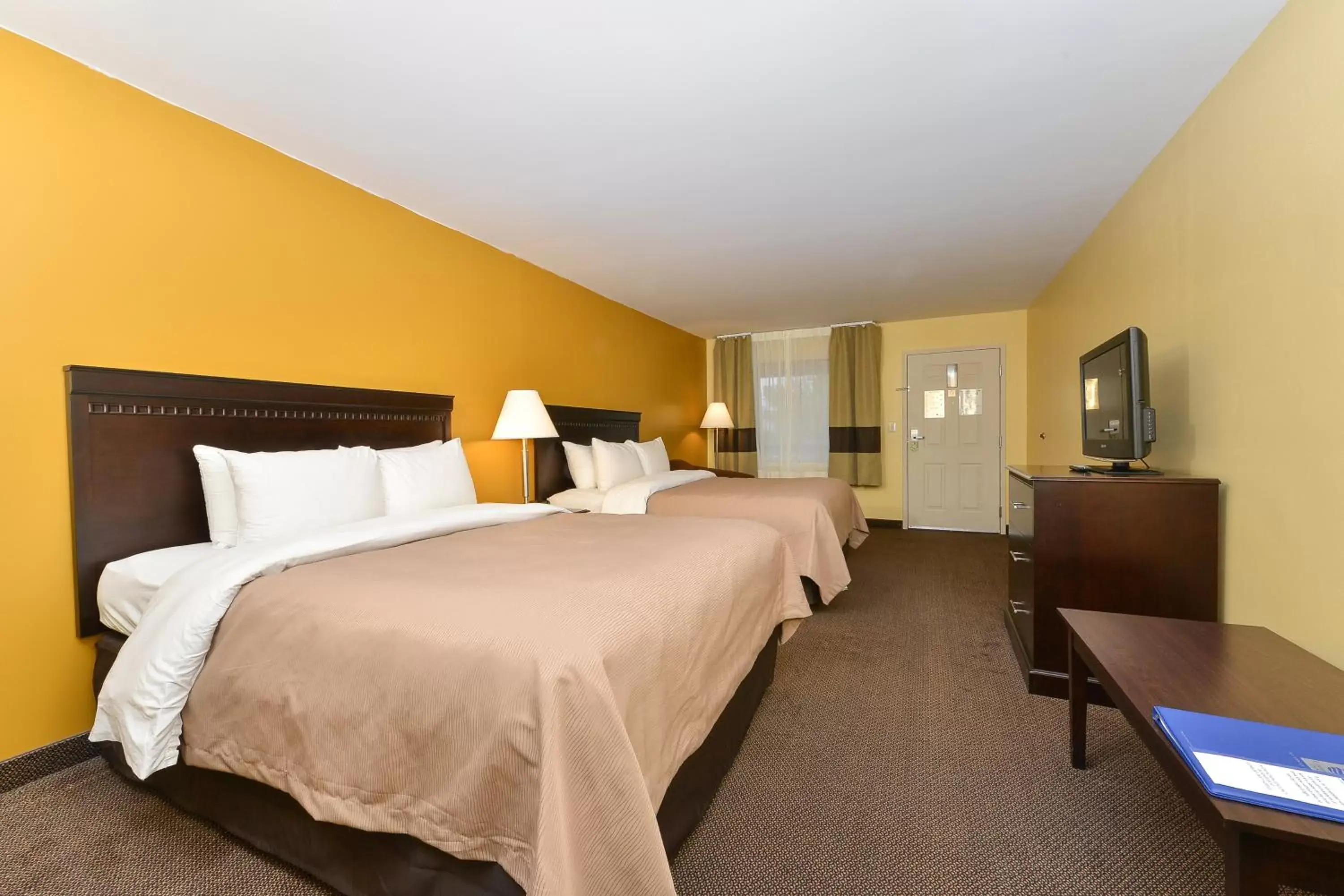 Queen Room with Two Queen Beds - Non-Smoking in Clarion Pointe Forsyth I-75