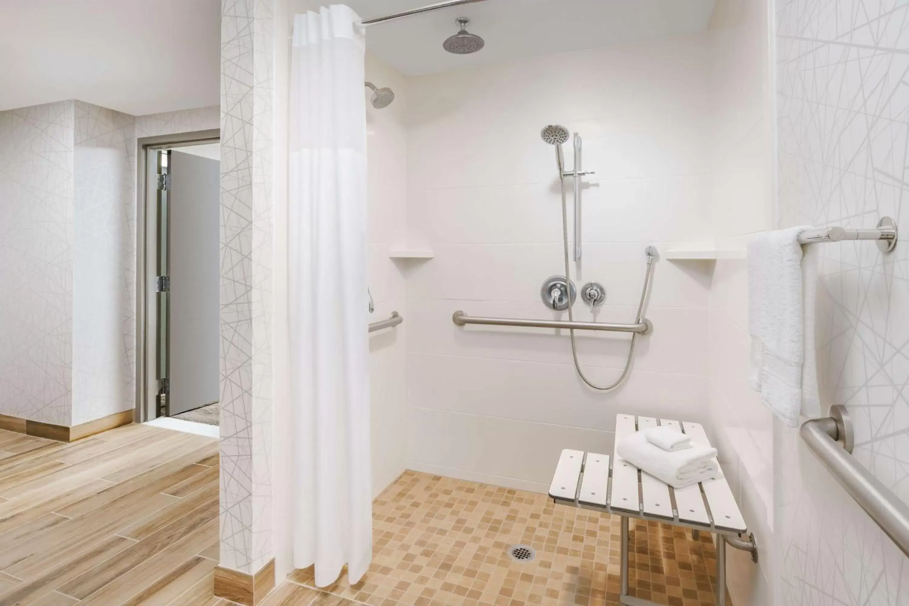 Bathroom in Hampton Inn & Suites Thousand Oaks