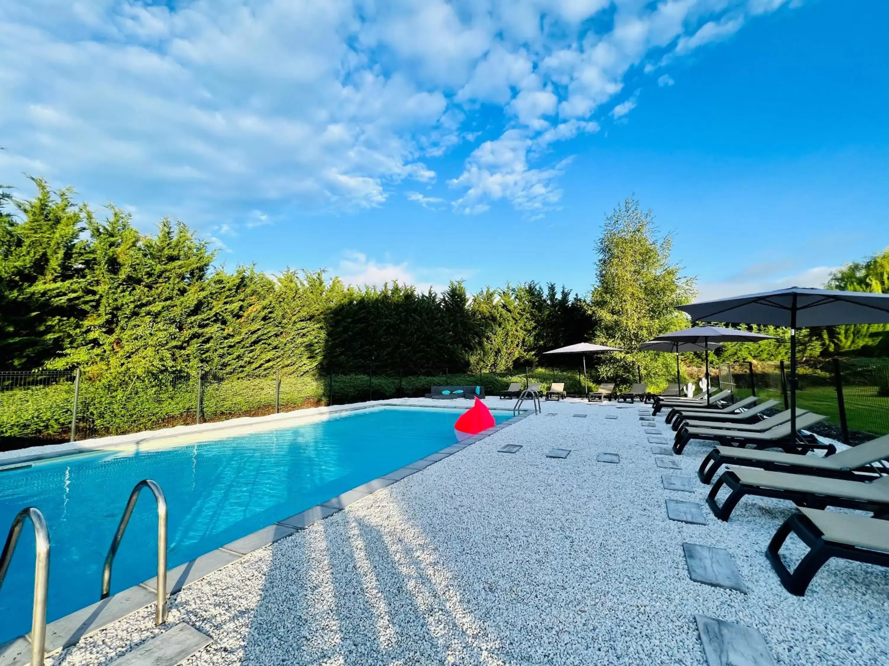 Swimming Pool in The Originals Boutique, Hôtel Le Cap, Gap Sud