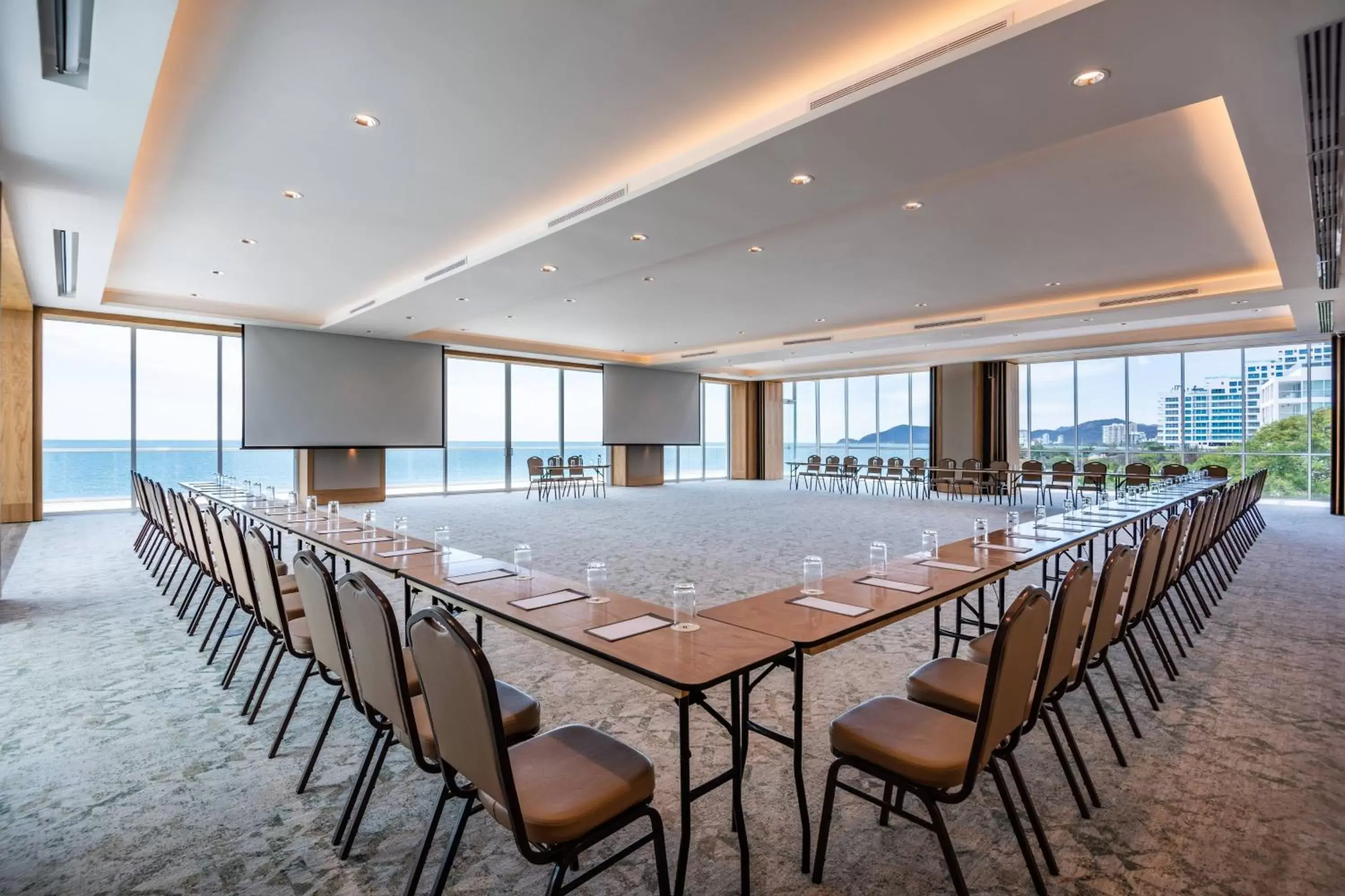 Meeting/conference room in Santa Marta Marriott Resort Playa Dormida