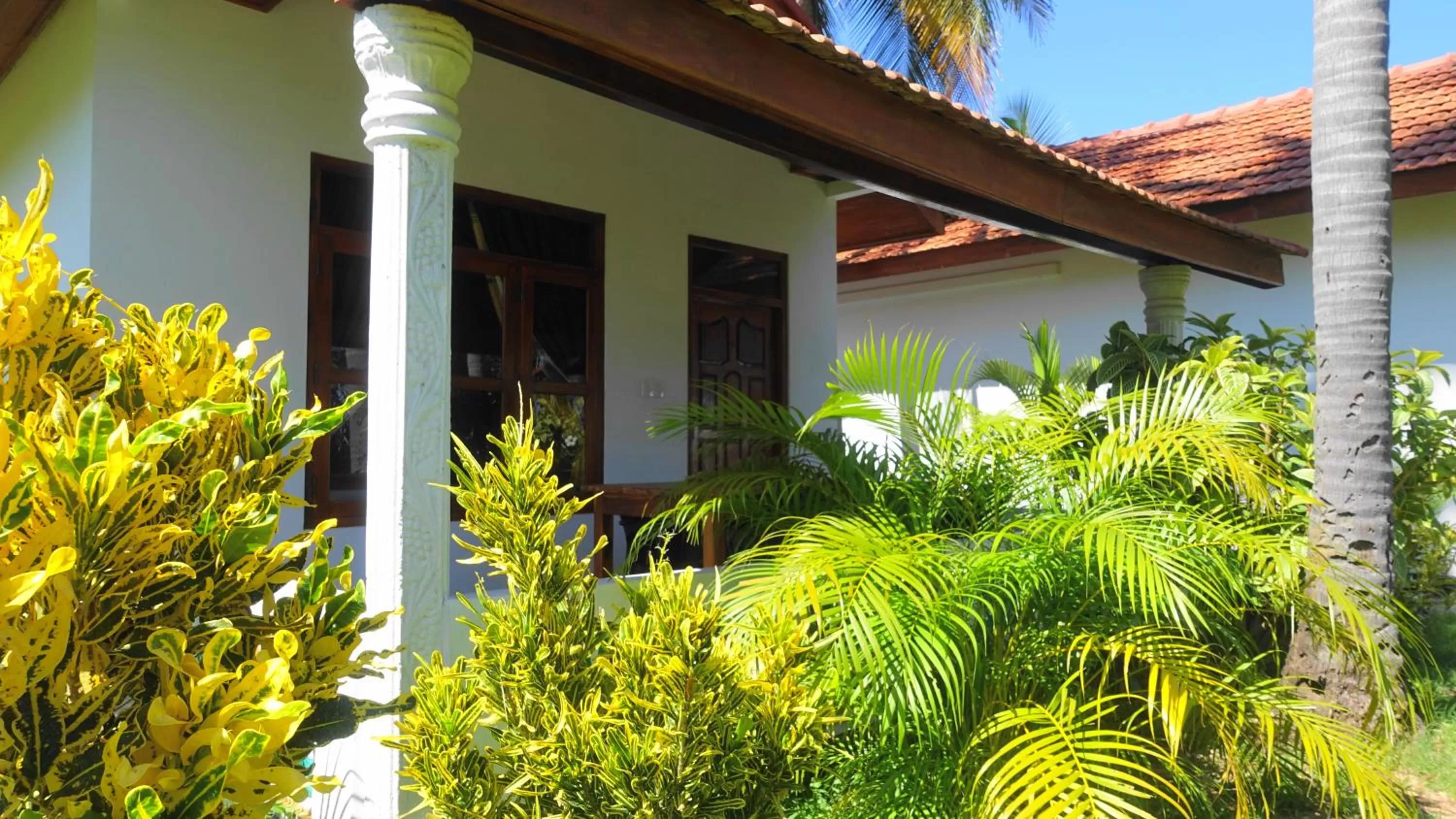 Garden view in Regina Beach Bungalow