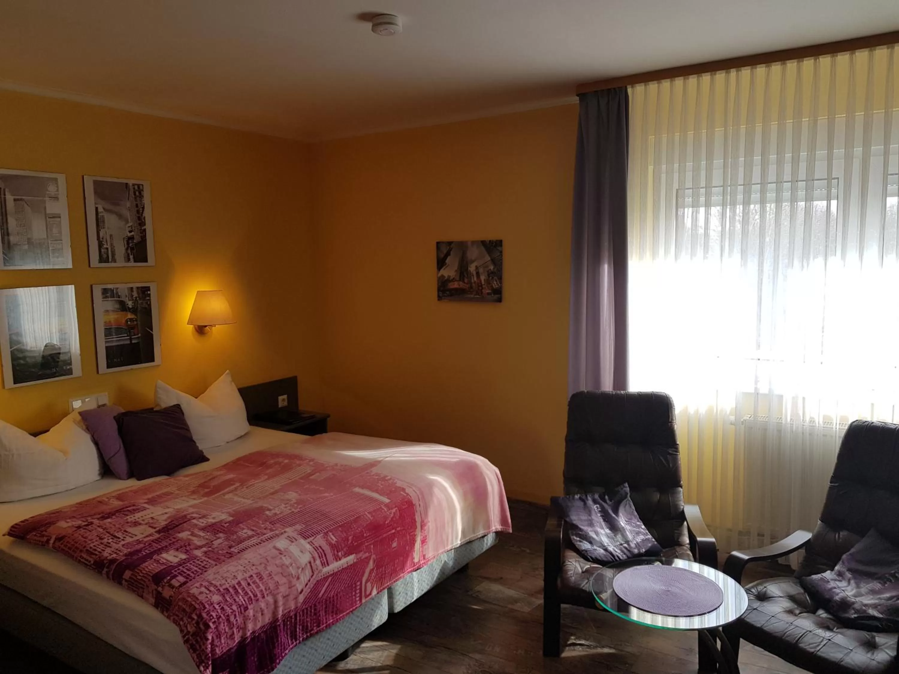 Photo of the whole room, Bed in Hotel Zur Fichtenbreite -Garni-