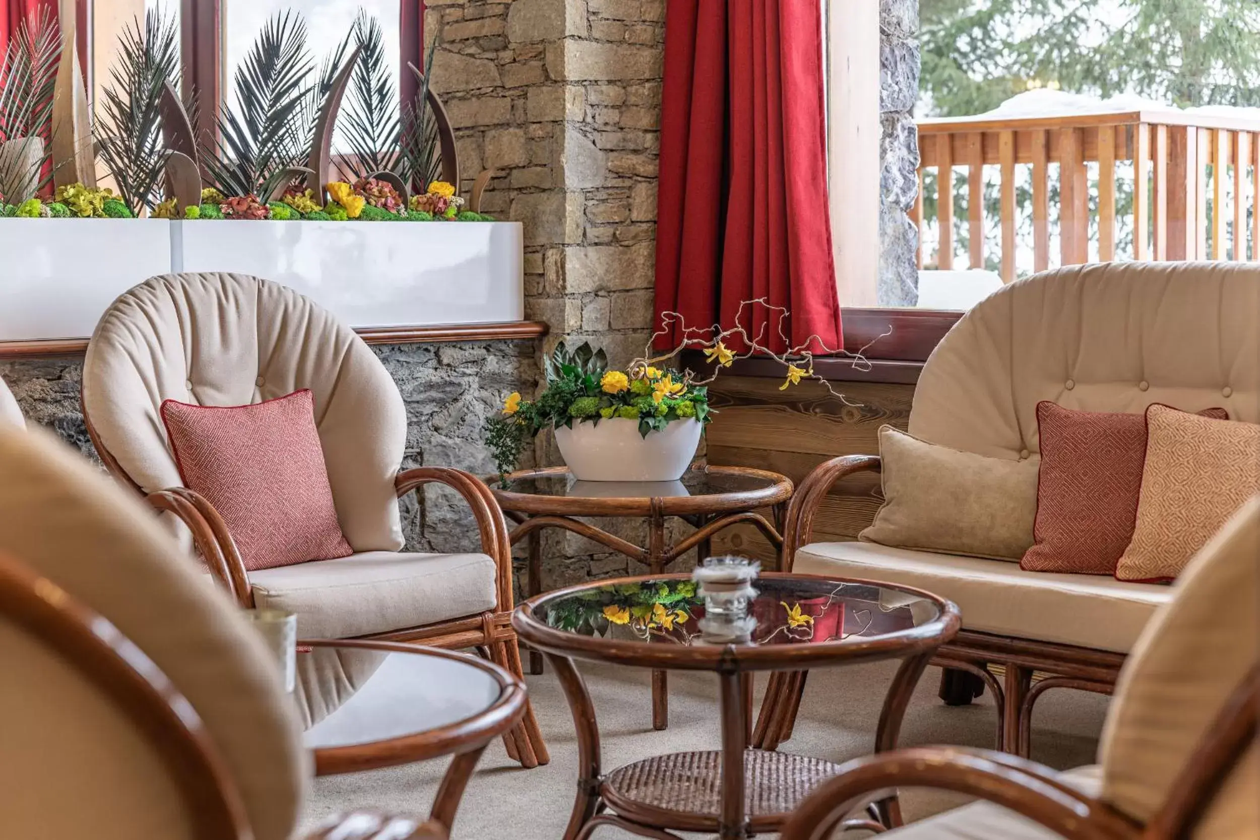 Lounge or bar, Seating Area in Hotel Les Arolles