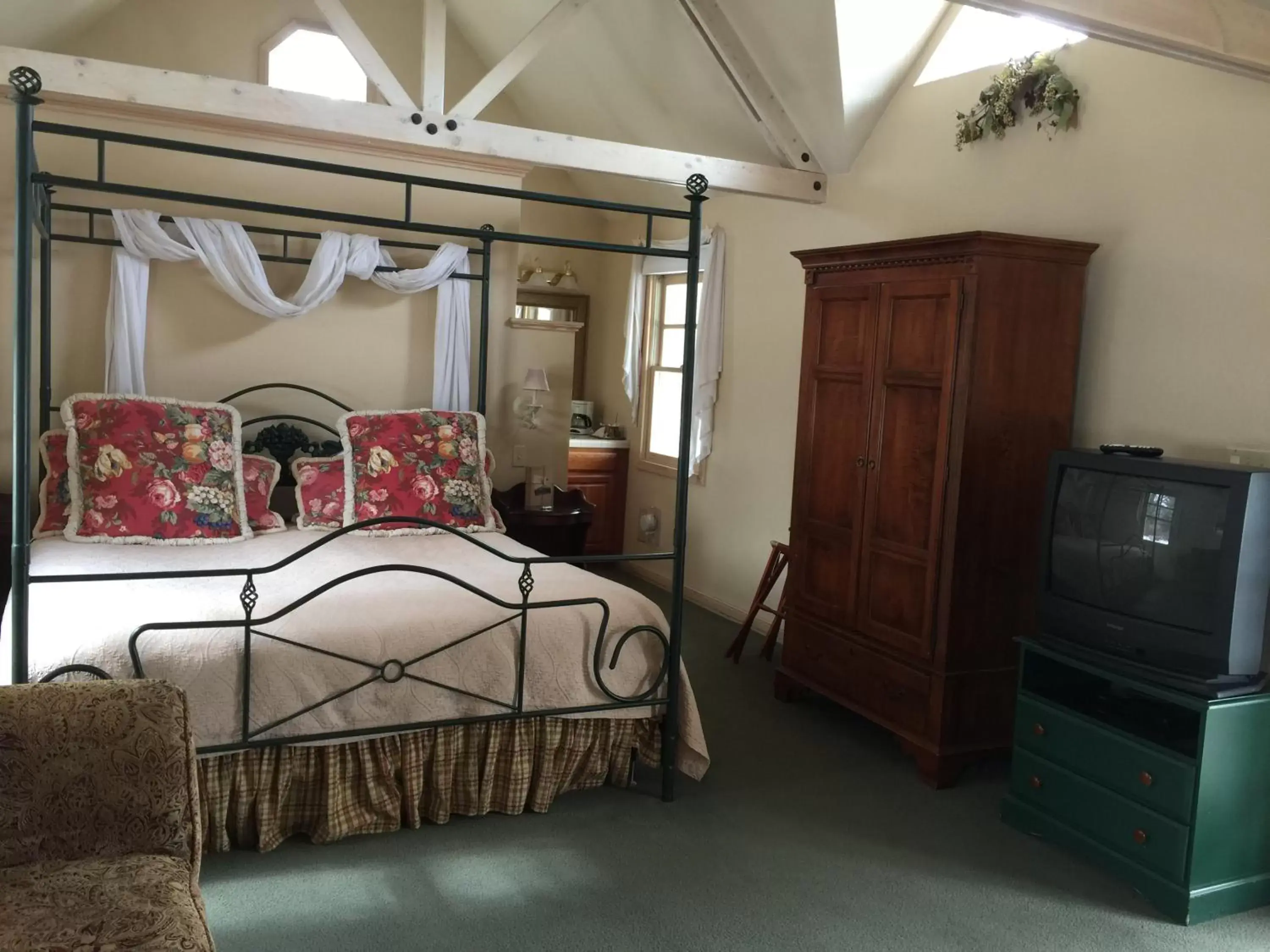 One-Bedroom Cottage in Apple Orchard Inn