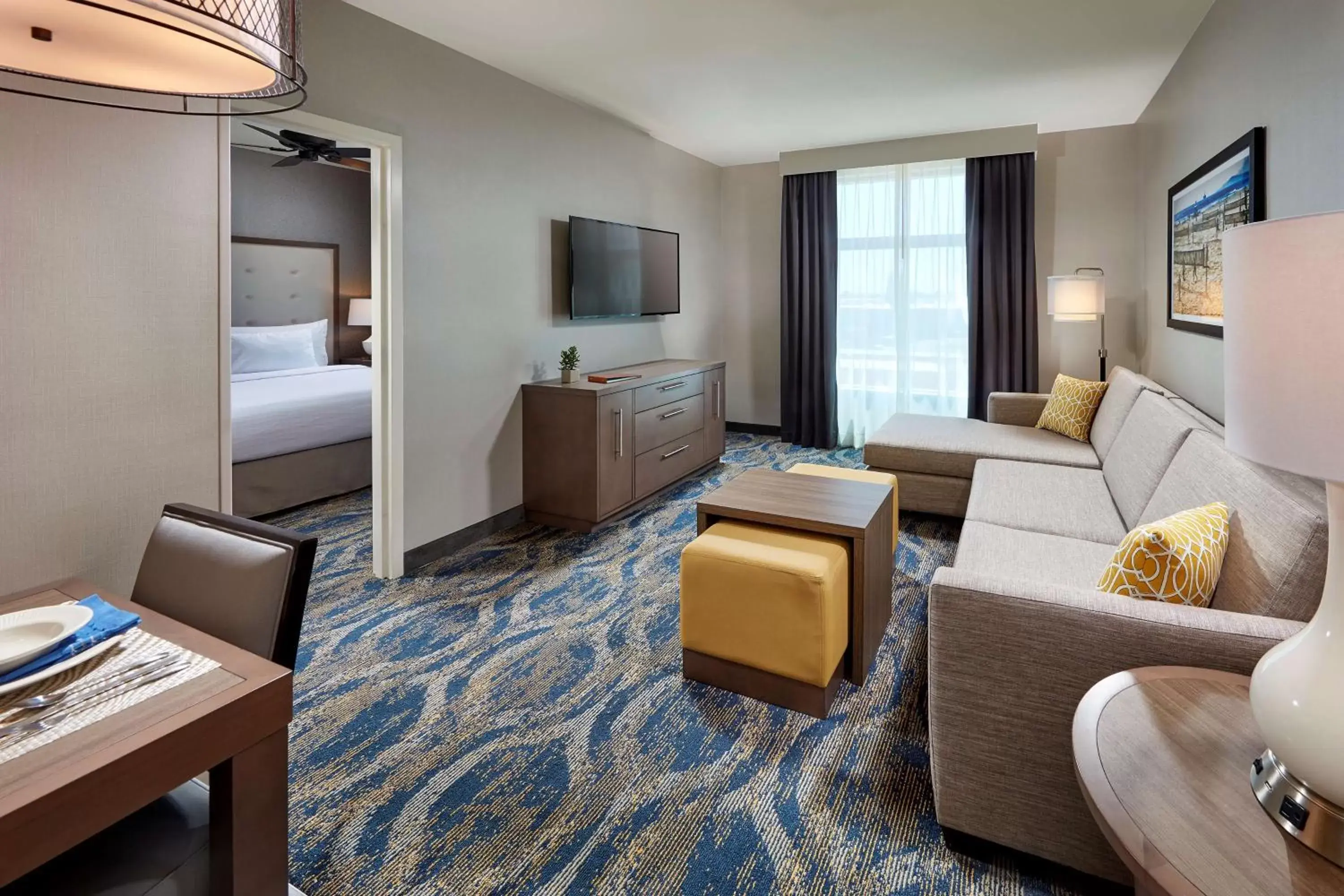 Living room, Seating Area in Homewood Suites By Hilton Los Angeles Redondo Beach