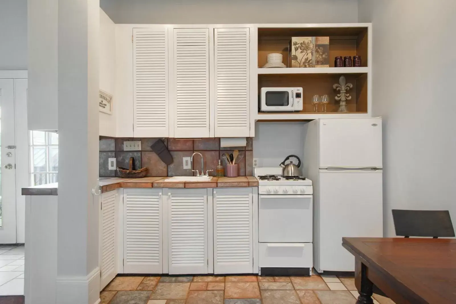 Kitchen or kitchenette, Kitchen/Kitchenette in Auld Sweet Olive Bed and Breakfast