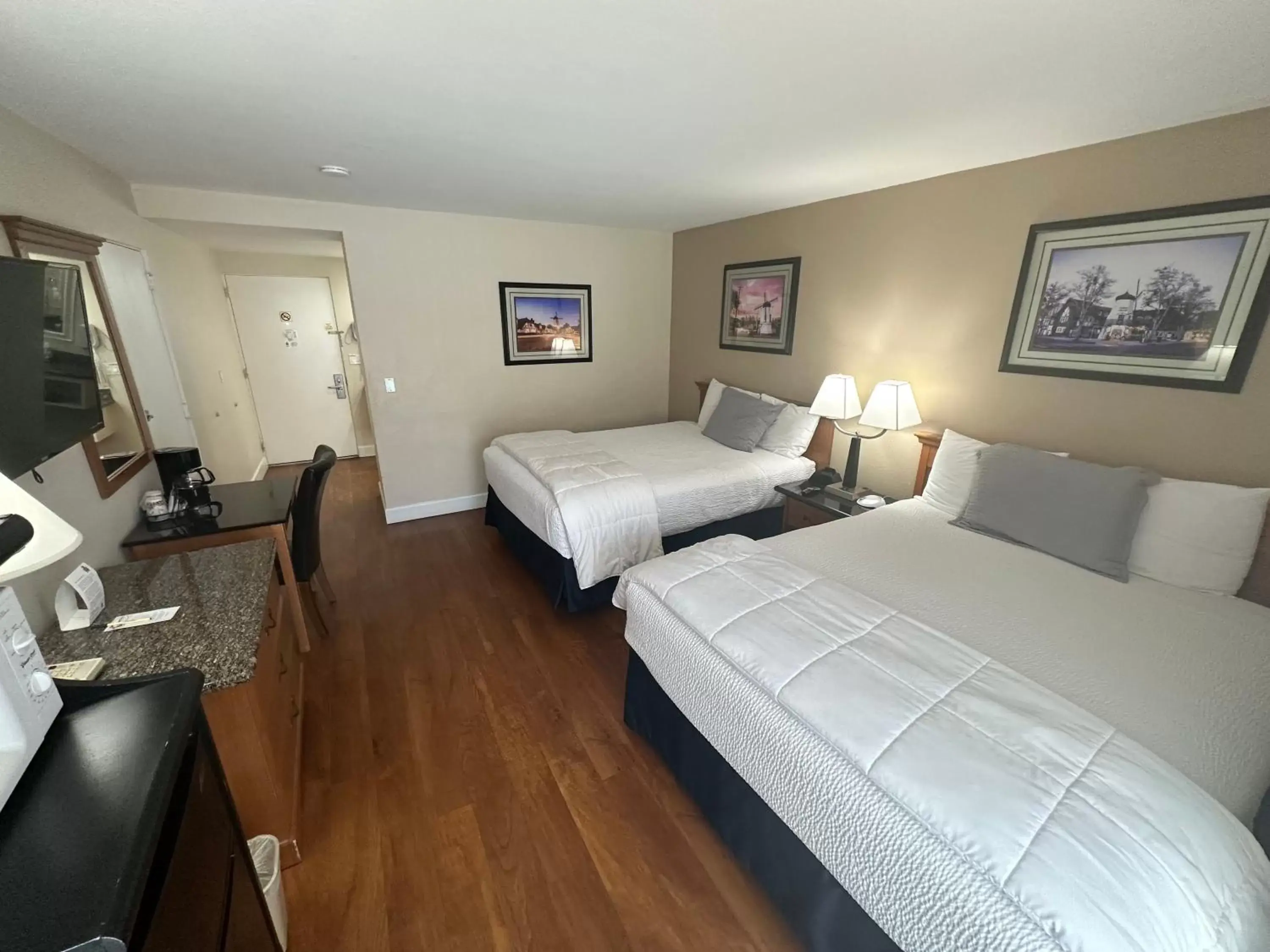 Bedroom in King Frederik Inn