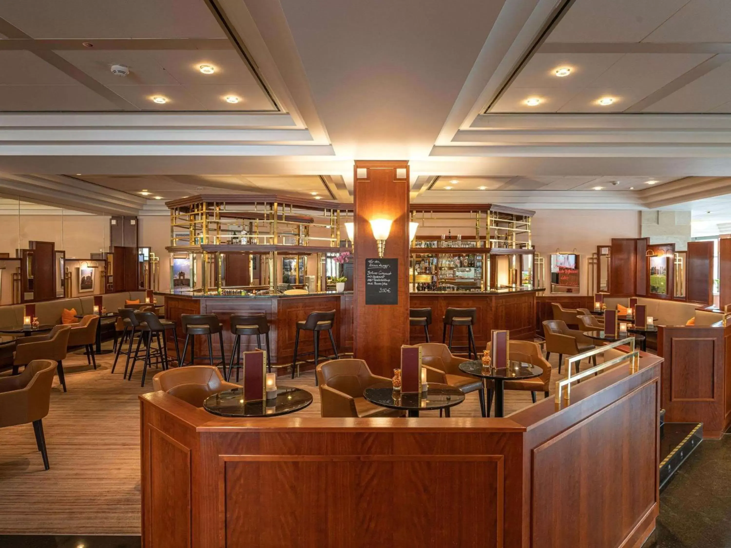 Lounge or bar, Restaurant/Places to Eat in Mercure Hotel Potsdam City