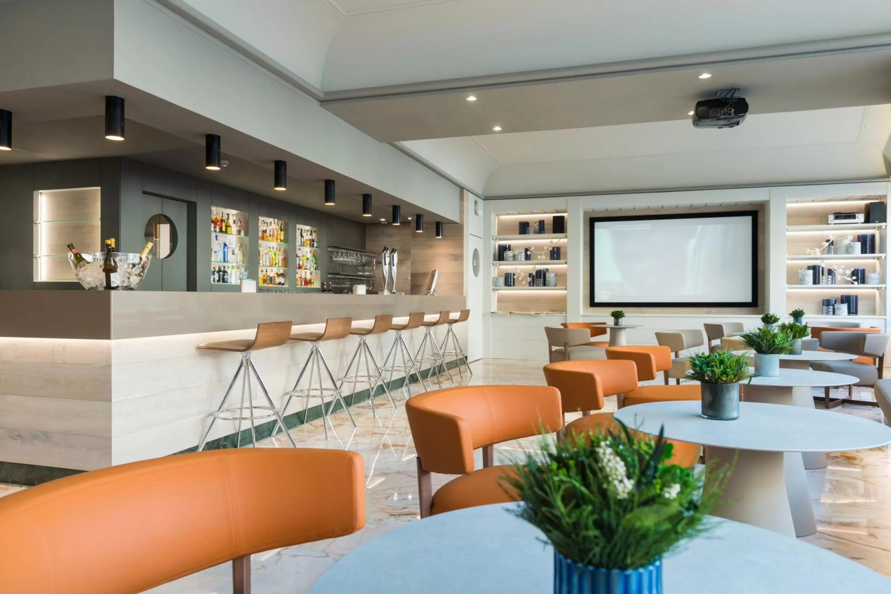 Lounge or bar in Sallés Hotel Pere IV