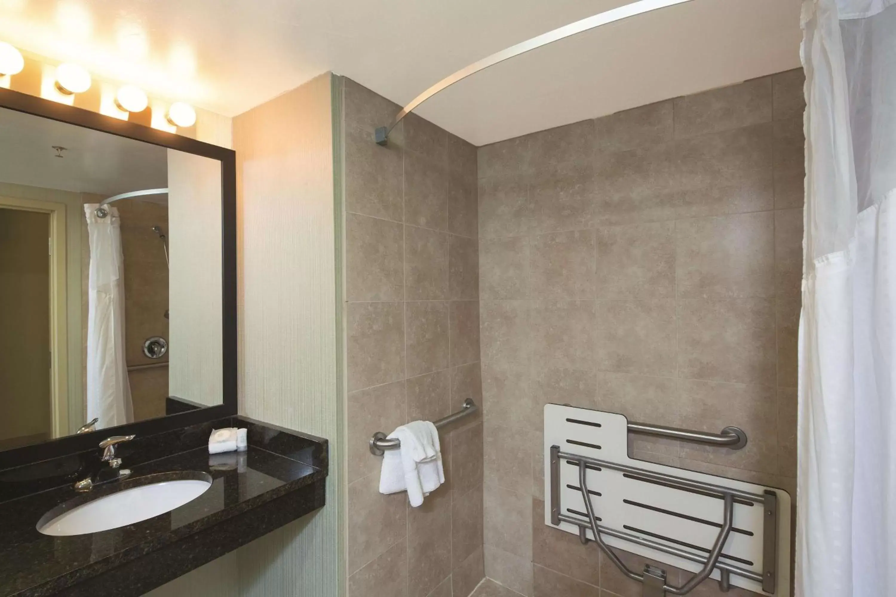 Photo of the whole room, Bathroom in La Quinta by Wyndham Salisbury