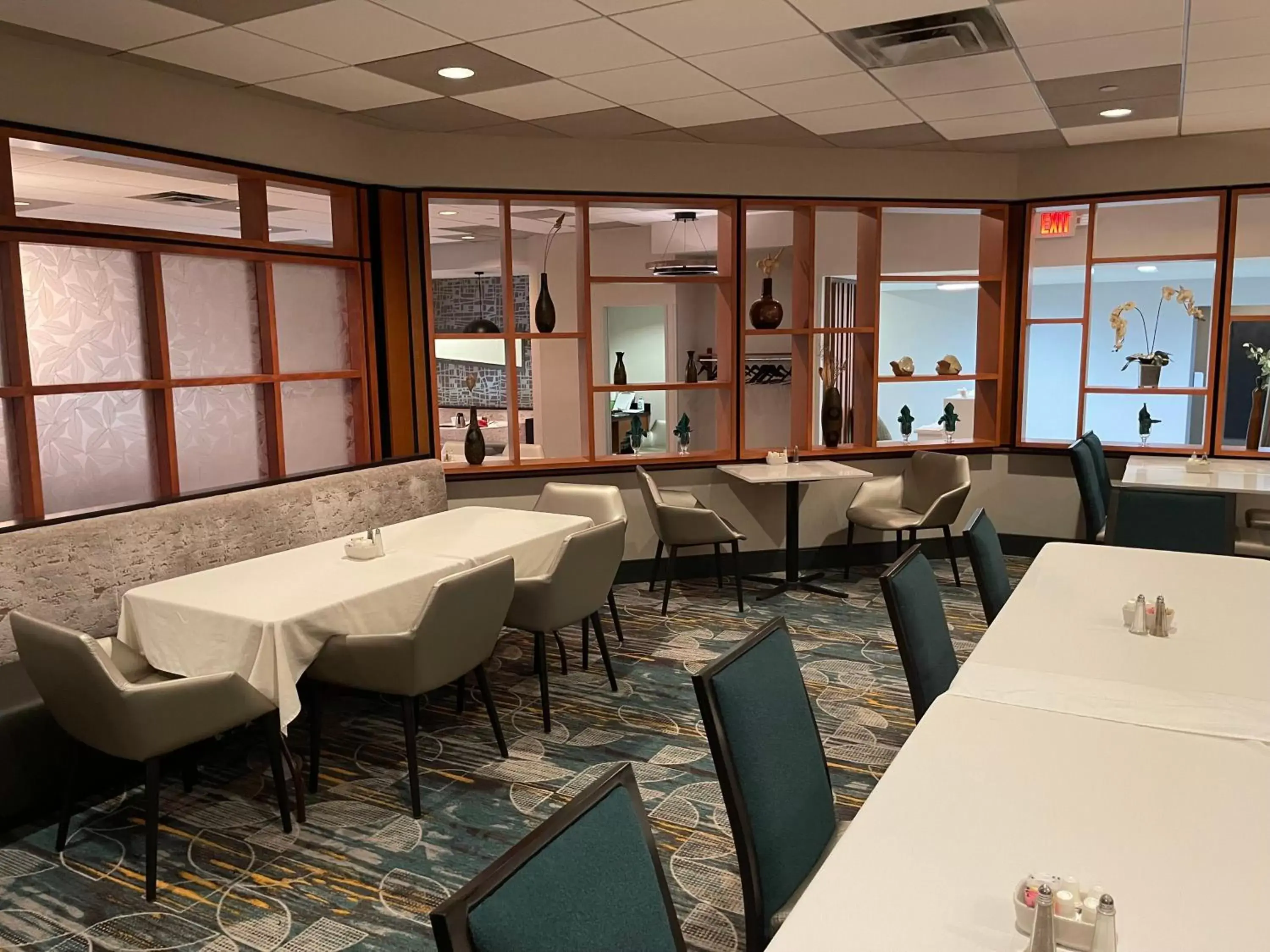 Restaurant/Places to Eat in Holiday Inn Martinsburg, an IHG Hotel