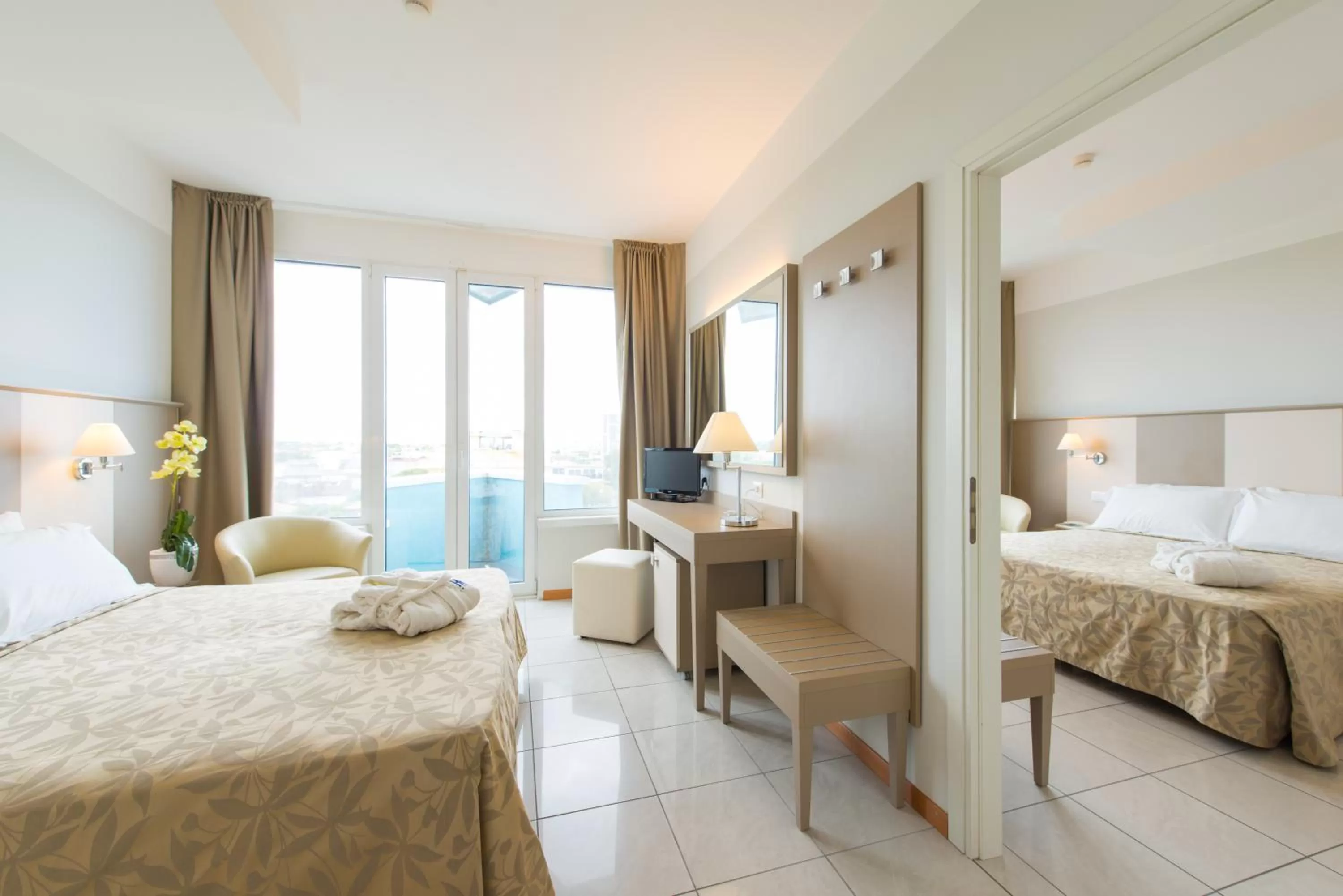 Drinks, Bed in Hotel Cristallo