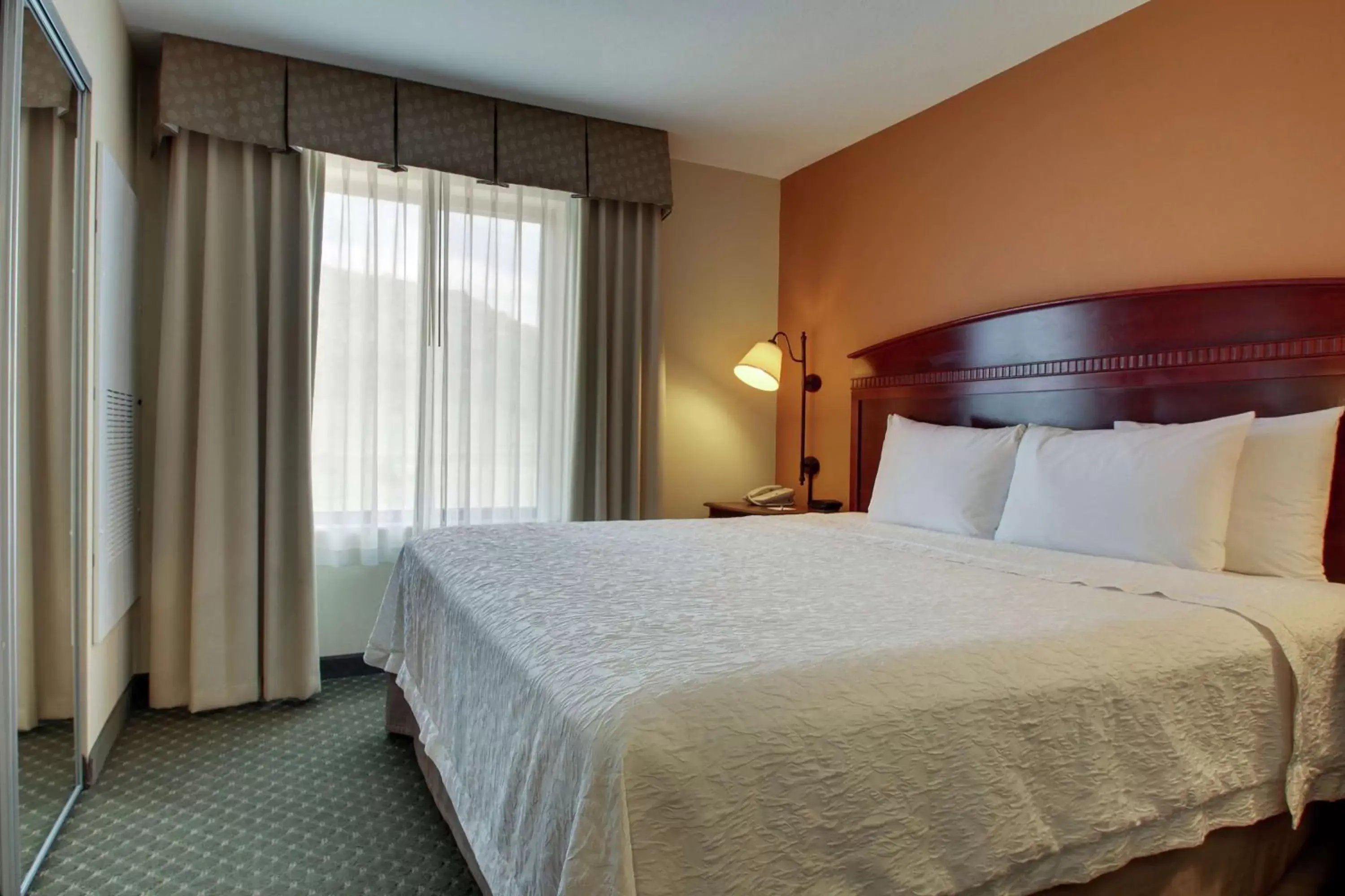 Bed in Hampton Inn & Suites Denver Littleton