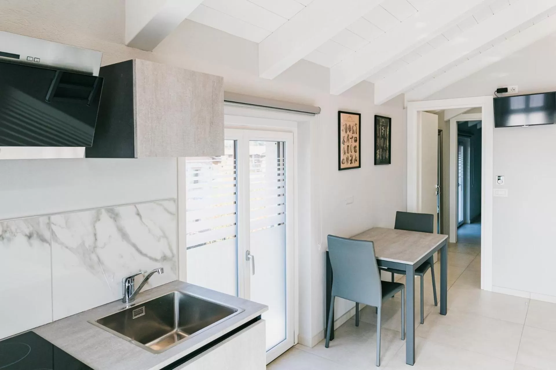 Kitchen or kitchenette in La Tenuta di Santo Stefano Agri Resort & Spa