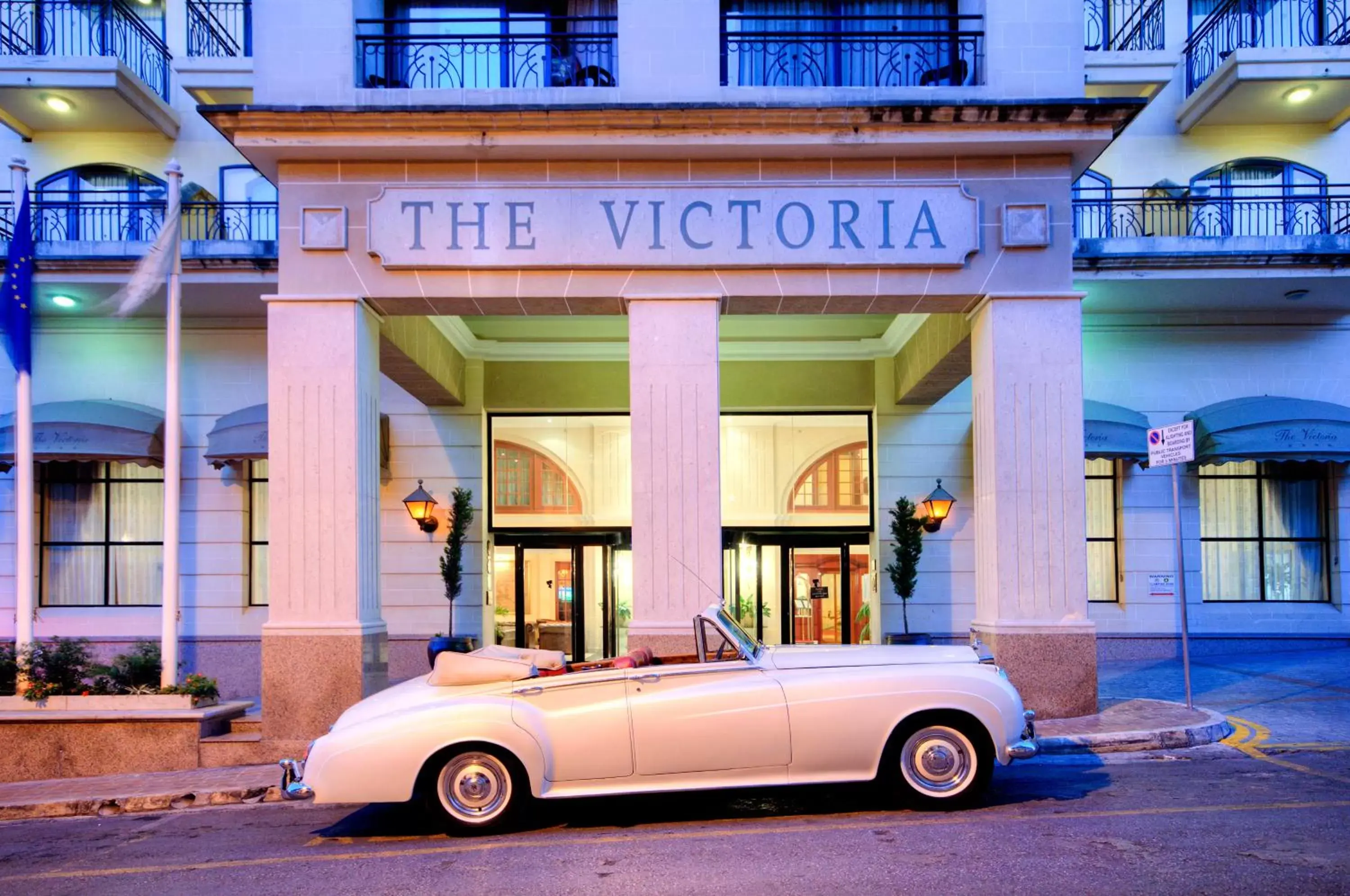 Facade/entrance in AX The Victoria Hotel