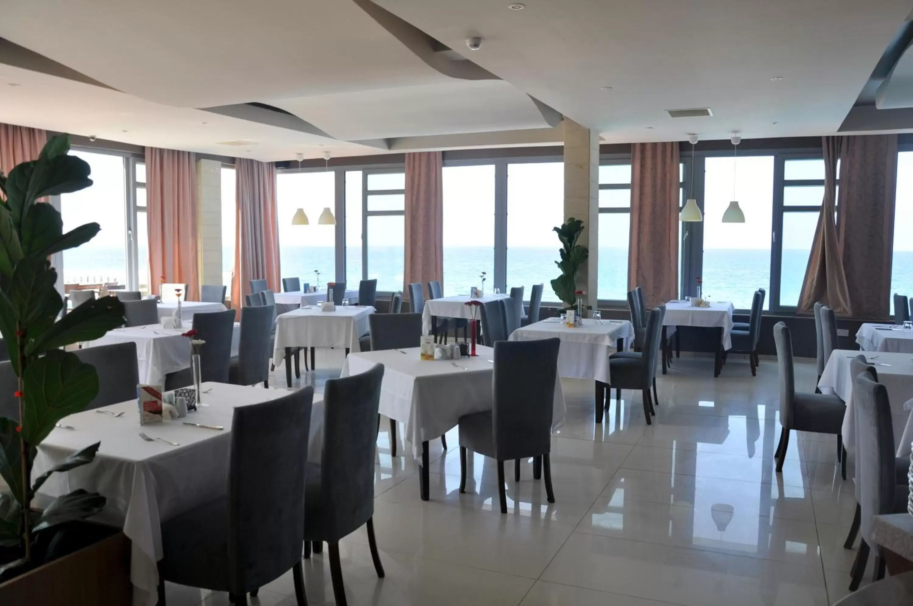 Restaurant/Places to Eat in Manolya Hotel