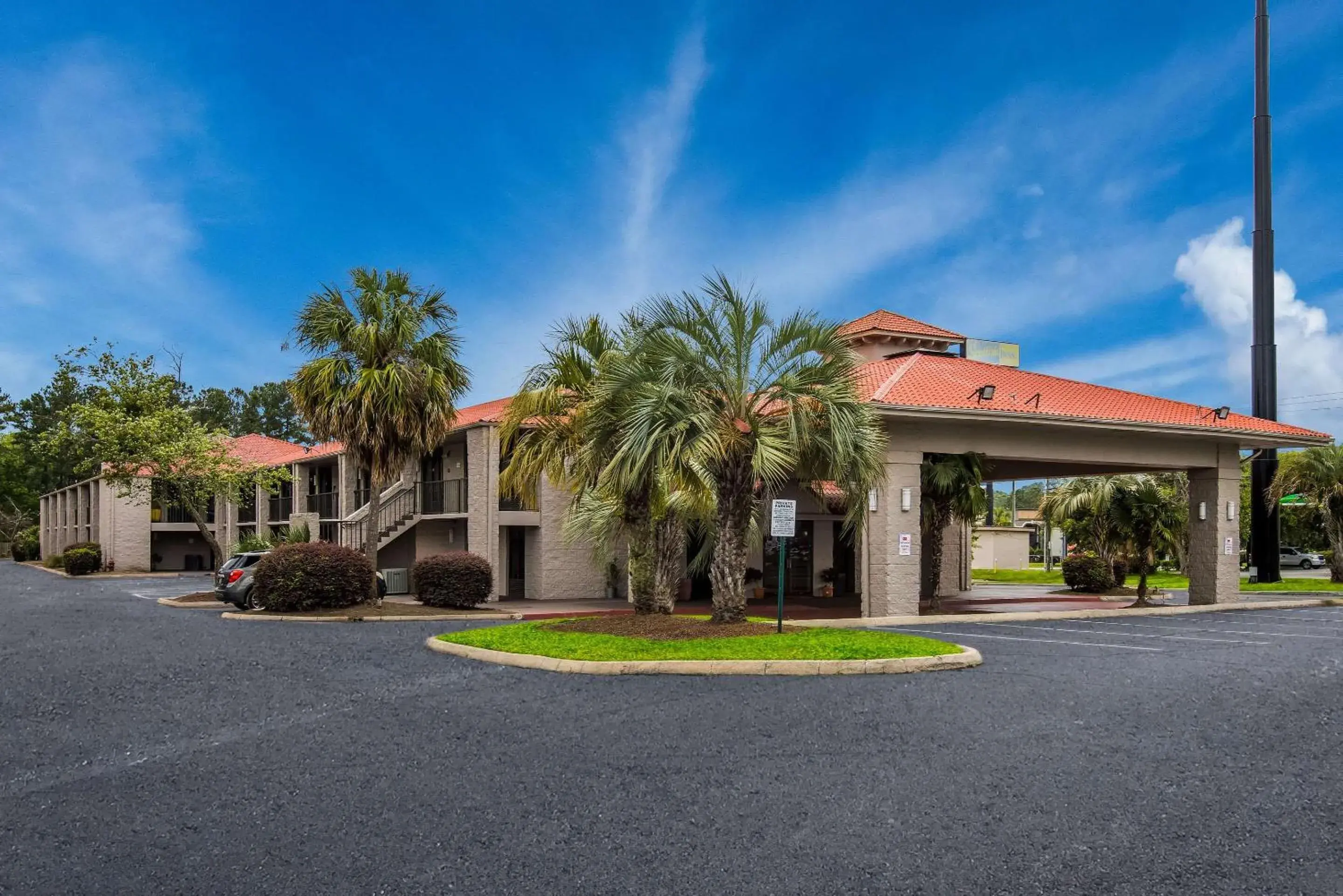 Property Building in Econo Lodge