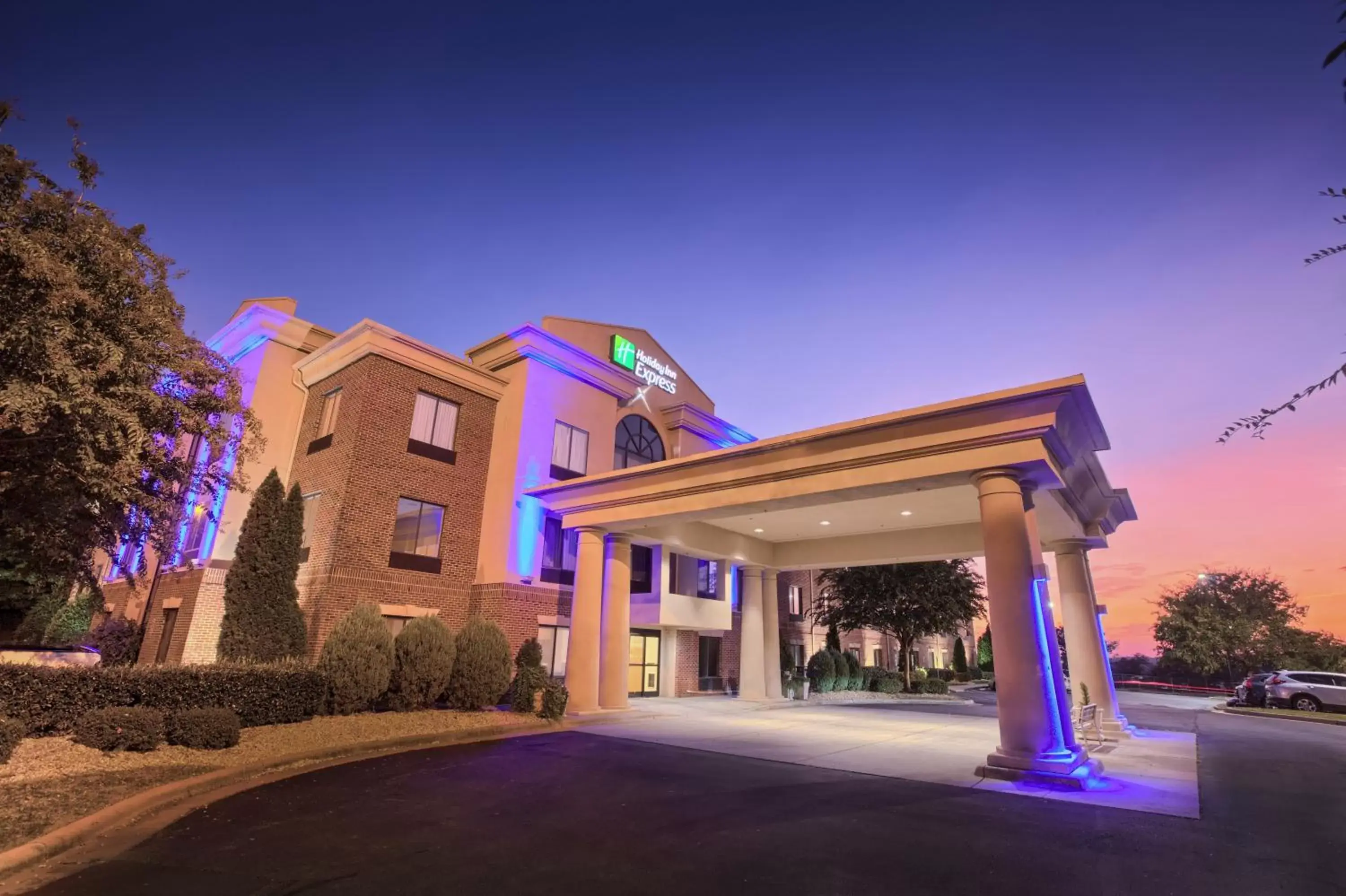 Property Building in Holiday Inn Express Hotel & Suites Raleigh North - Wake Forest, an IHG Hotel