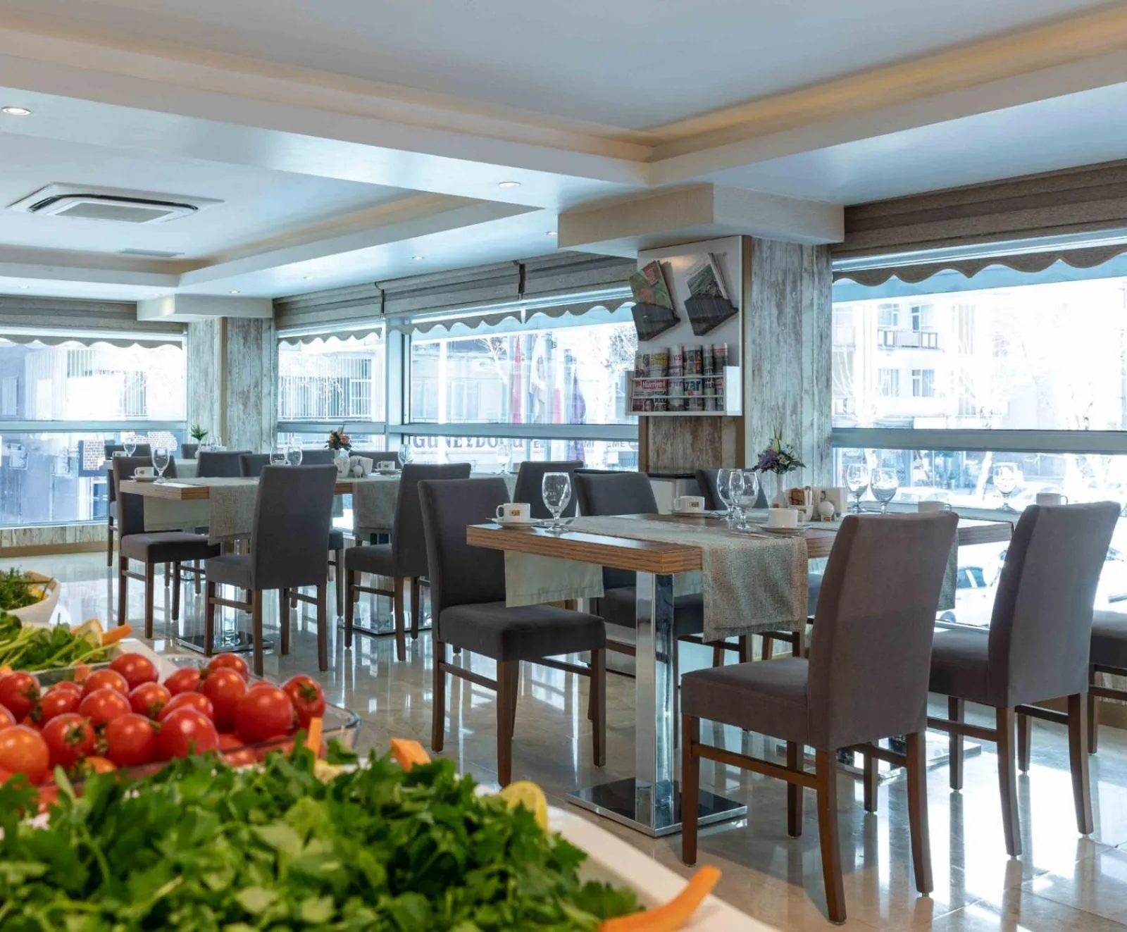 Restaurant/places to eat in Dies Hotel