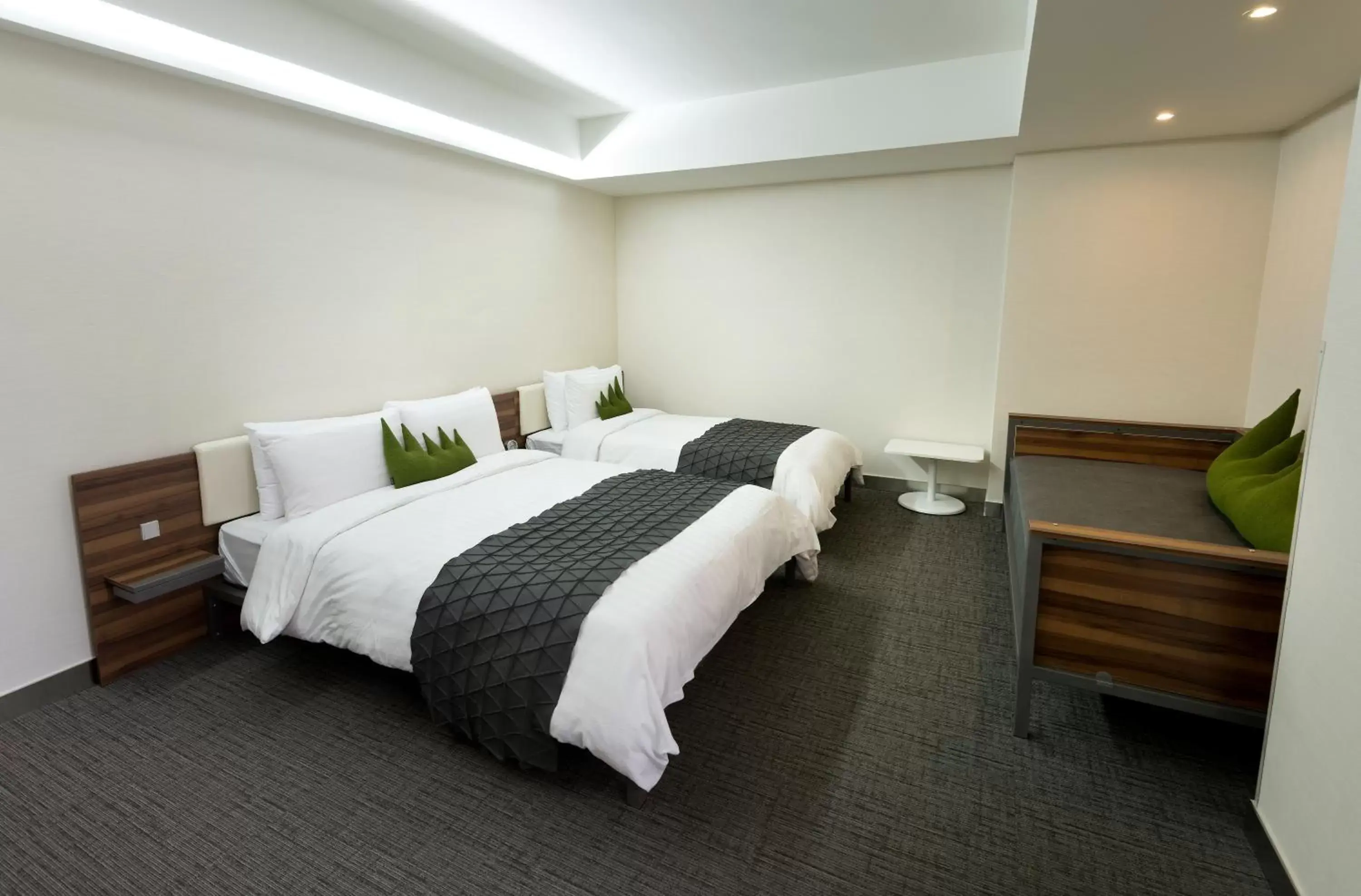 Photo of the whole room, Bed in Metro Hotel Myeongdong