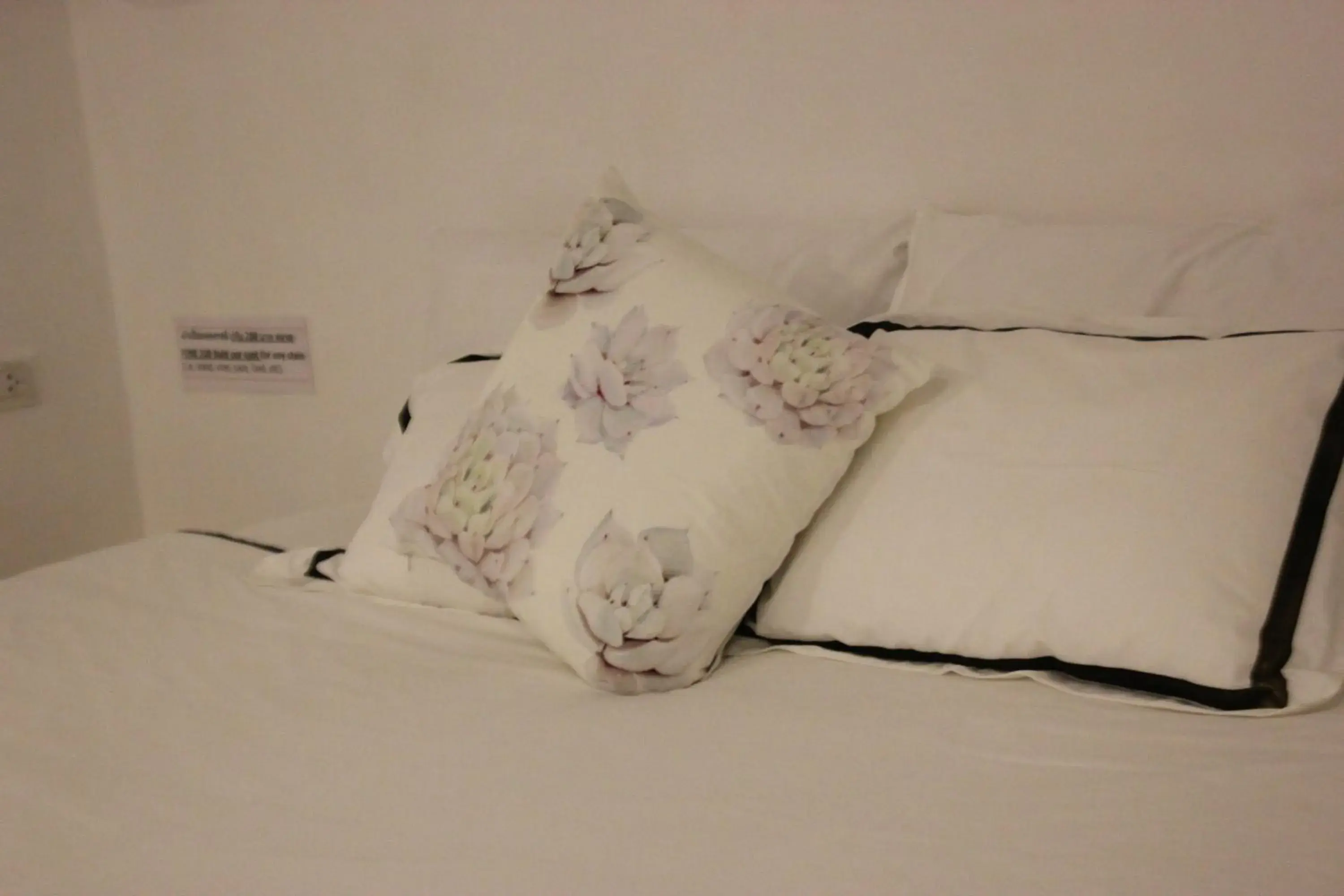 Bed in 1715 House - White Rhino Bed in 1715 House - White Rhino