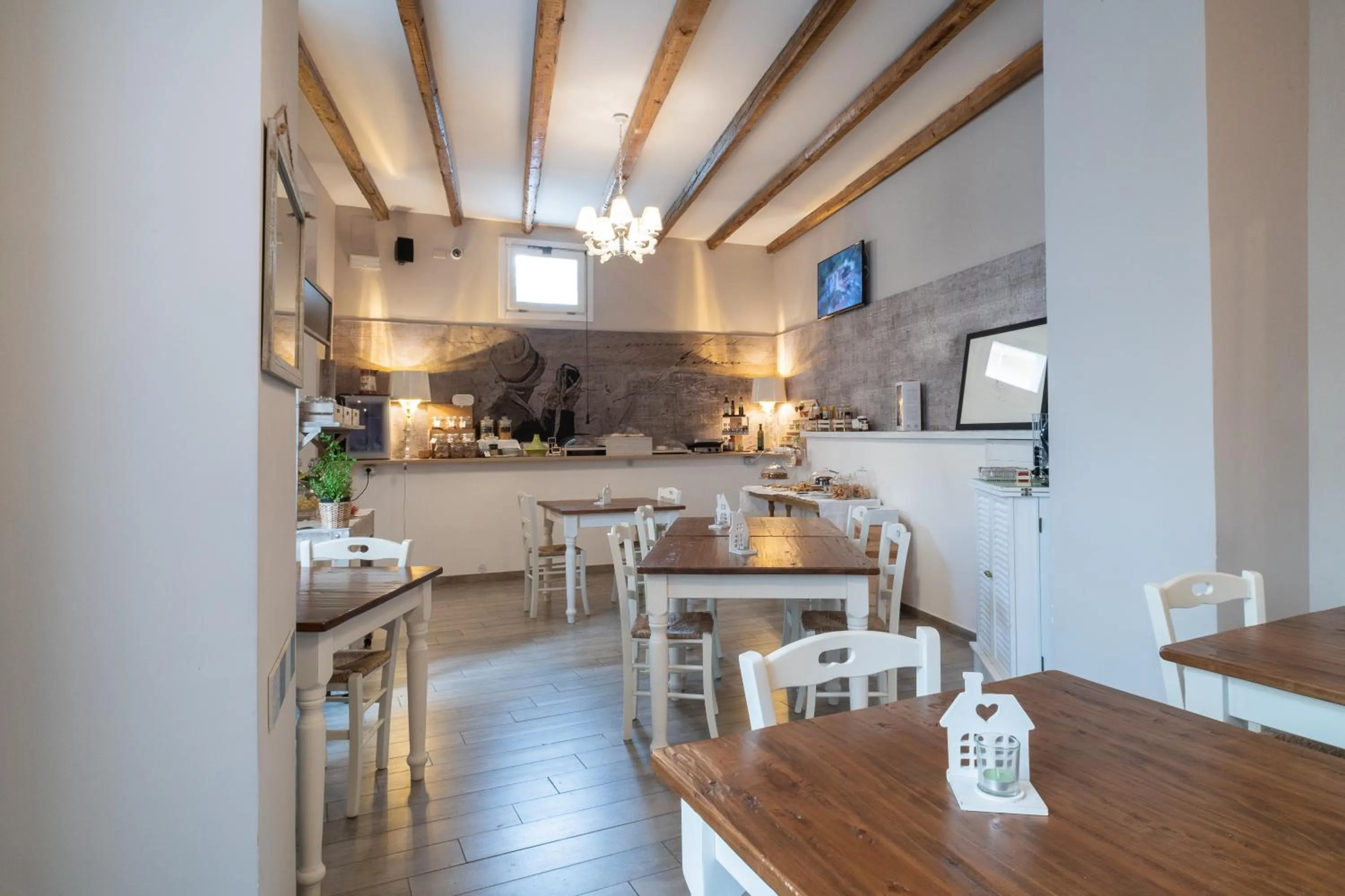 Restaurant/places to eat in Cas'E Charming House