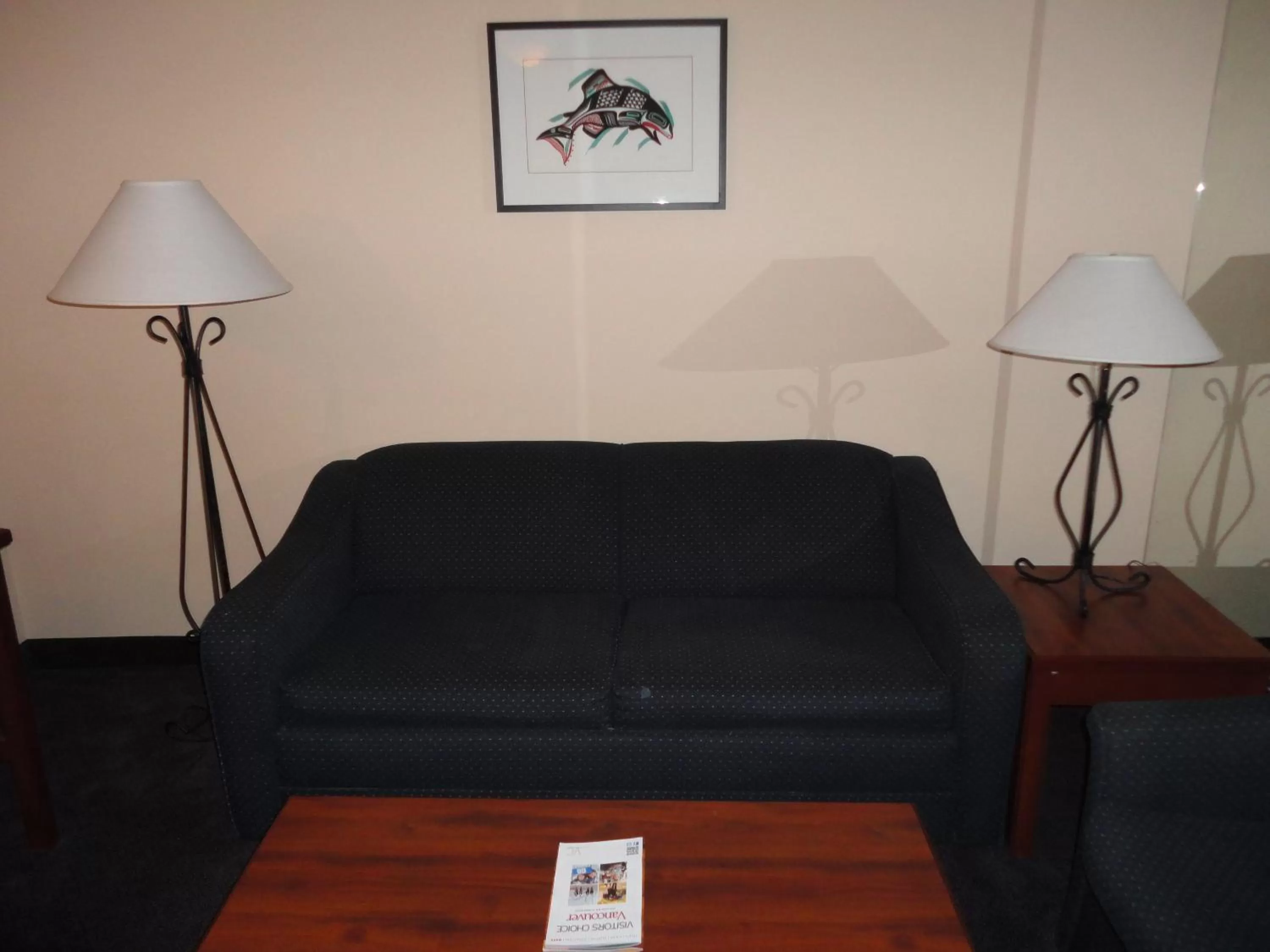 Seating area in Rosedale on Robson Suite Hotel