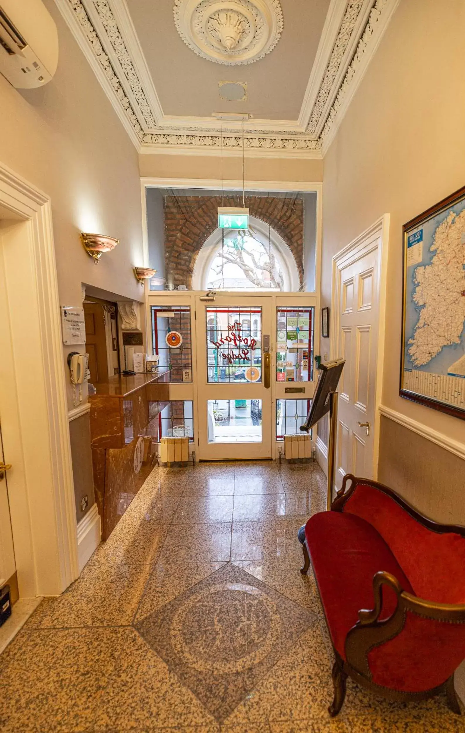 Lobby or reception in Roxford Lodge Hotel