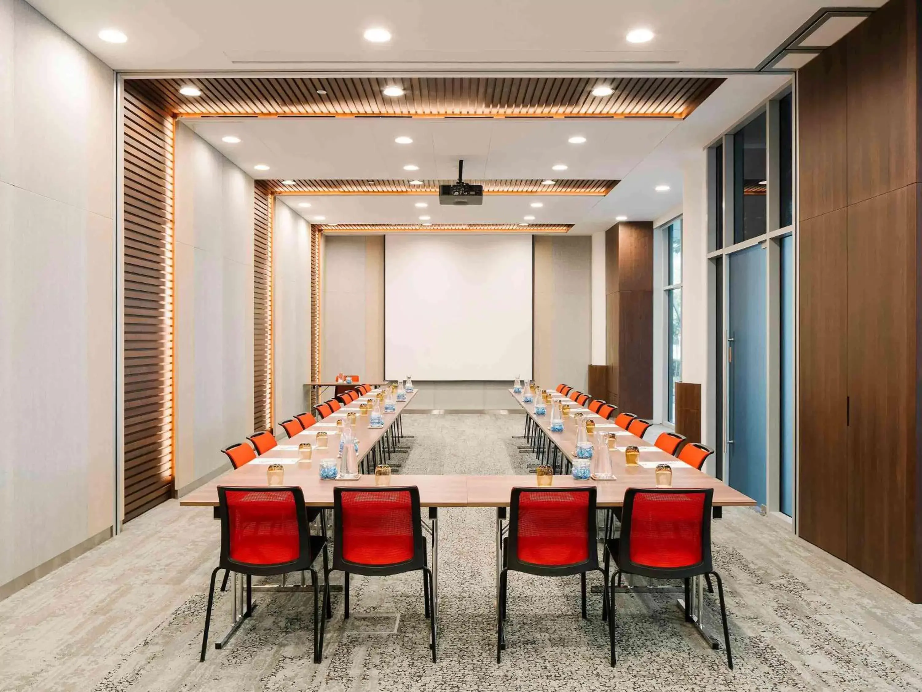 Meeting/conference room in Ibis Singapore on Bencoolen